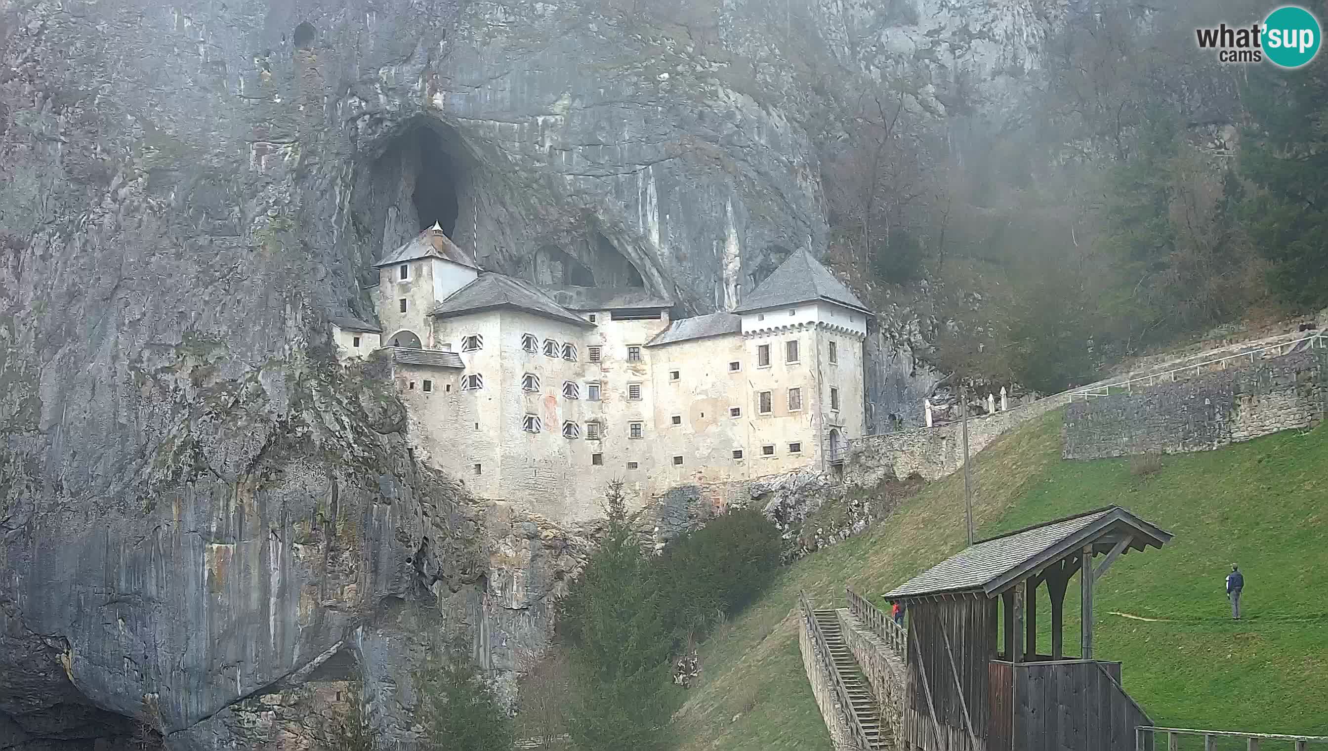 Live Webcam Grad Predjama – Château de Predjama – Postojna – Slovénie