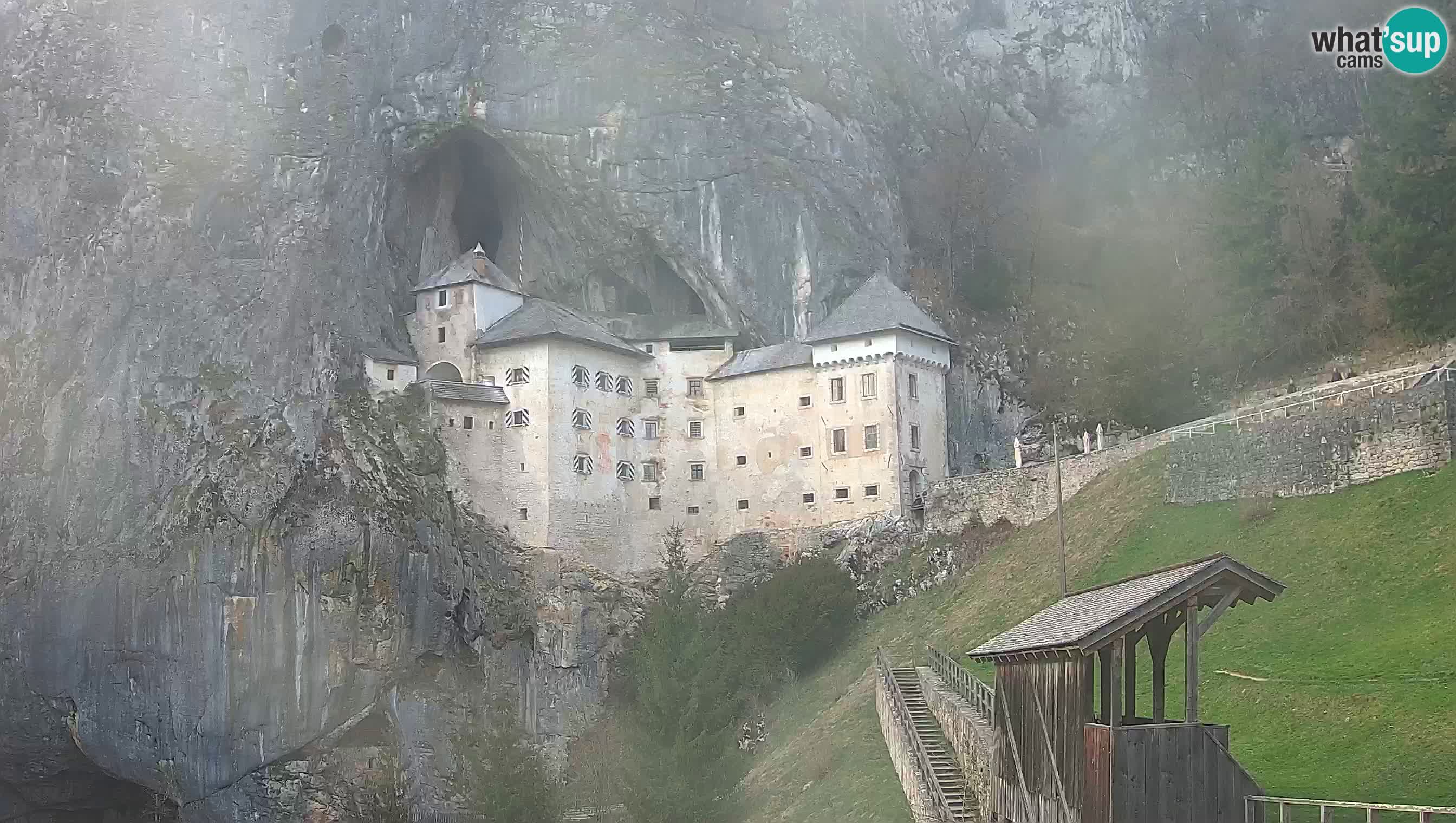 Live Webcam Grad Predjama – Château de Predjama – Postojna – Slovénie