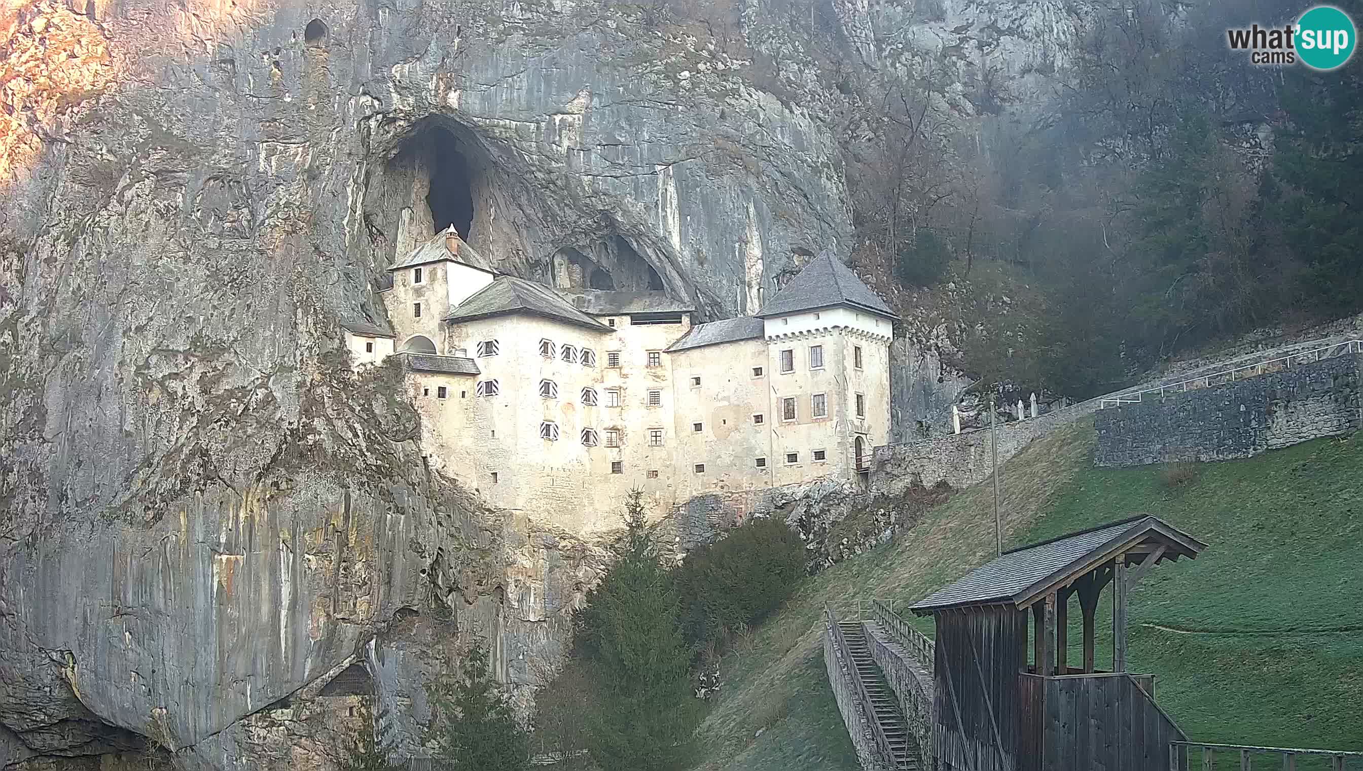 Live Webcam Predjamski grad – Predjama Castle – Postojna – Slovenia