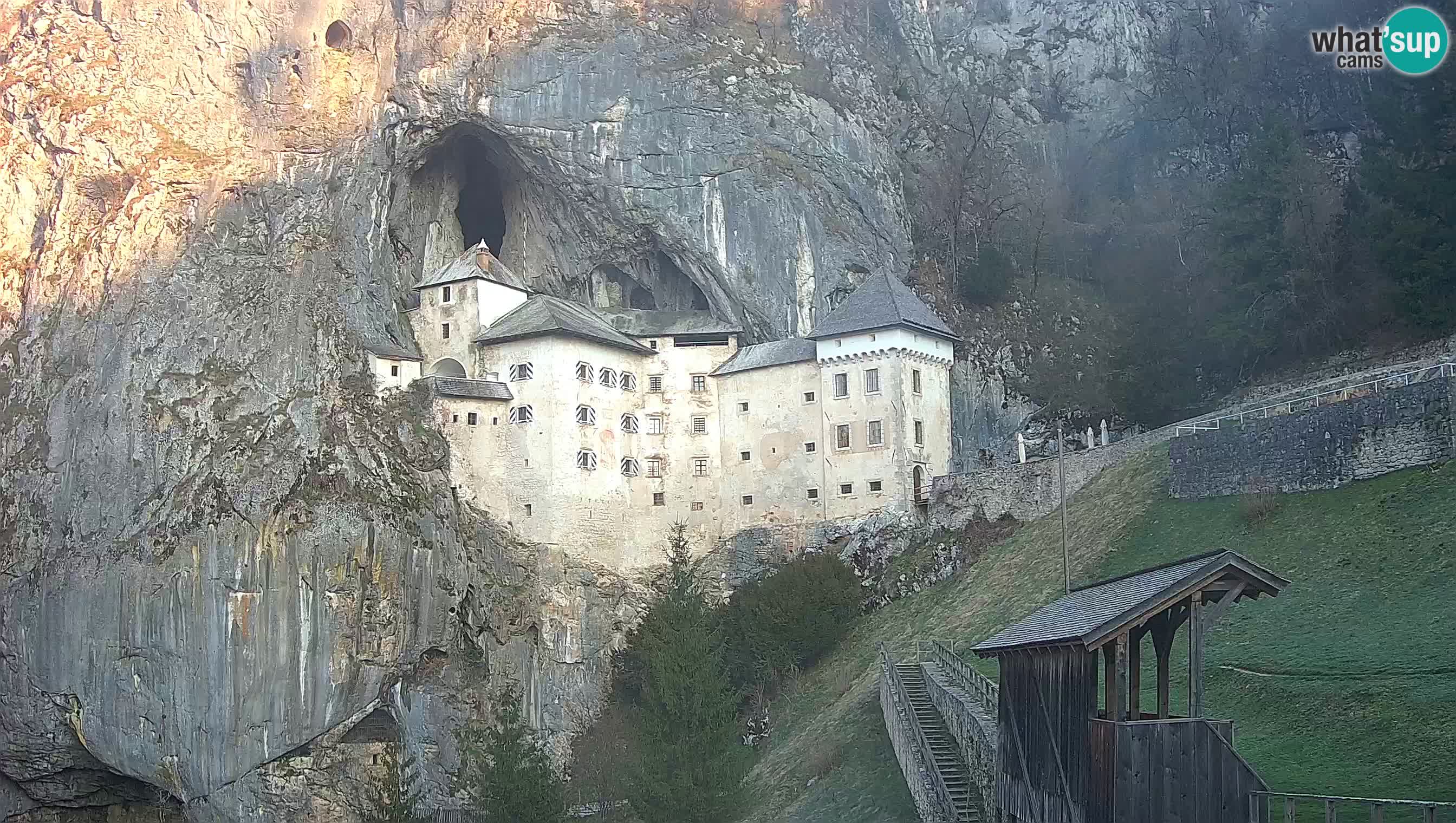 Live Webcam Predjamski grad – Predjama Castle – Postojna – Slovenia