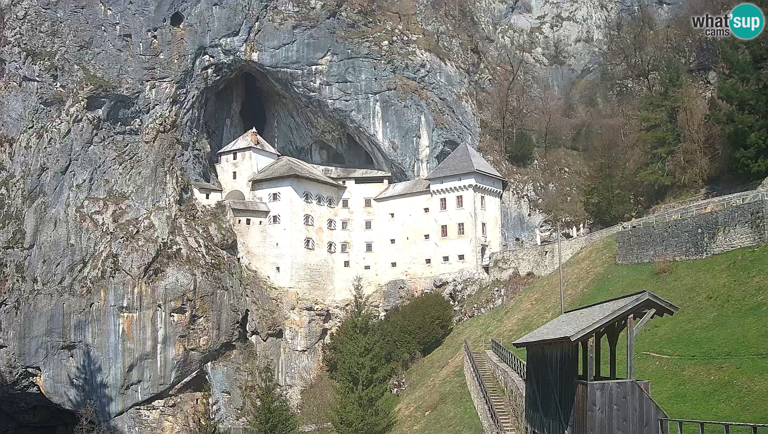 Live Webcam Höhlenburg Predjama – Postojna – Slowenien