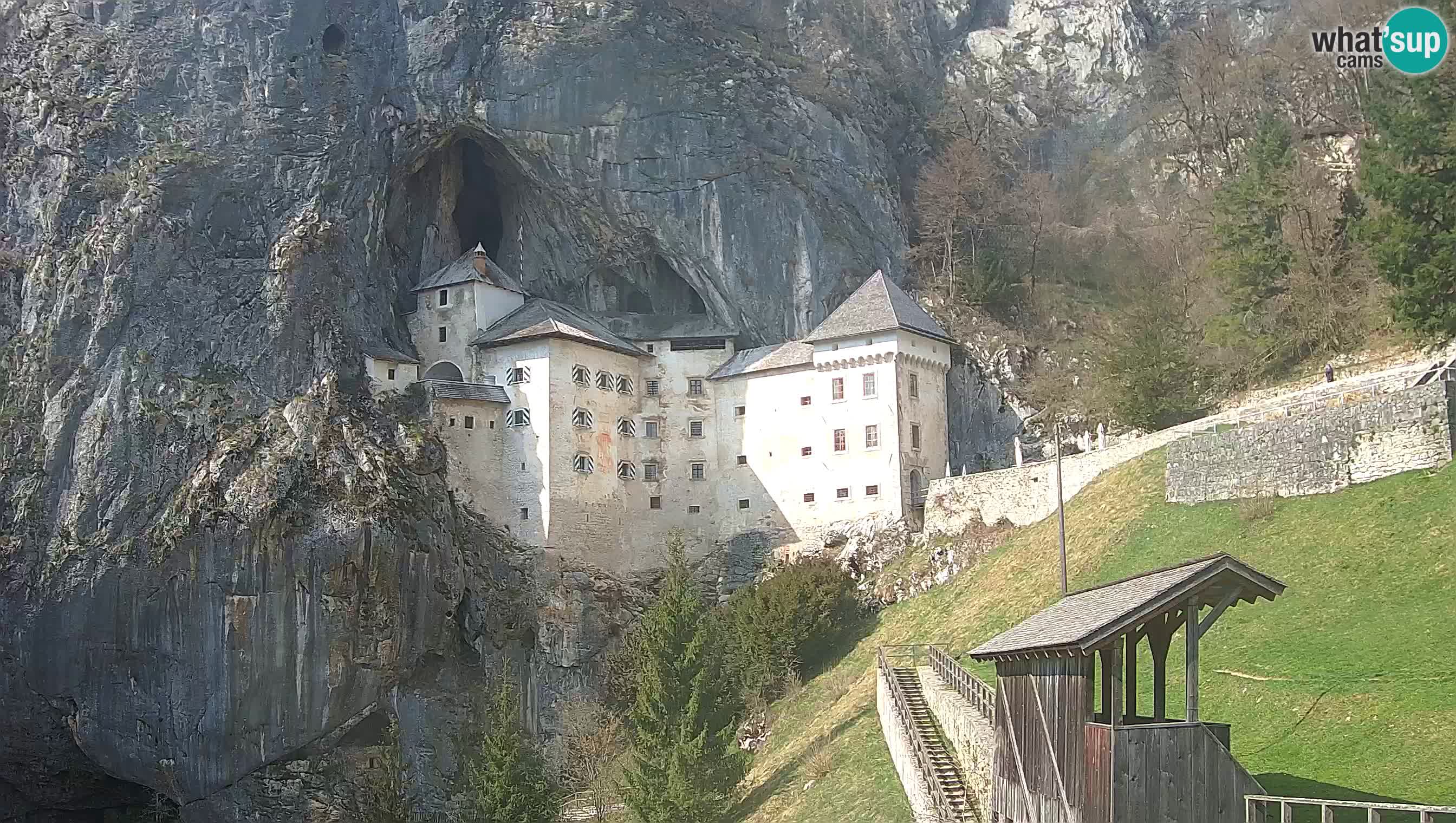 Live Webcam Höhlenburg Predjama – Postojna – Slowenien