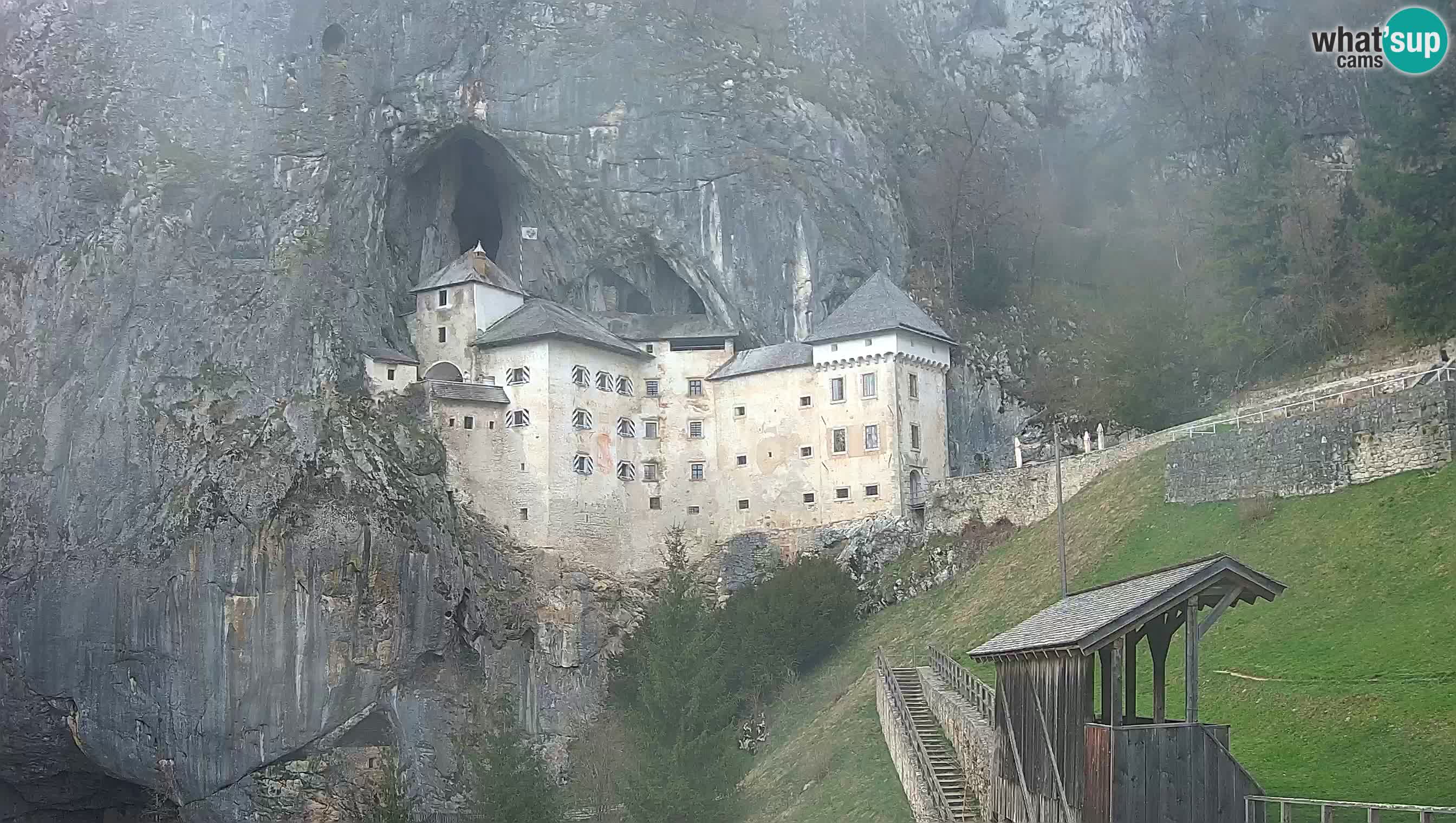 Live Webcam Grad Predjama – Château de Predjama – Postojna – Slovénie