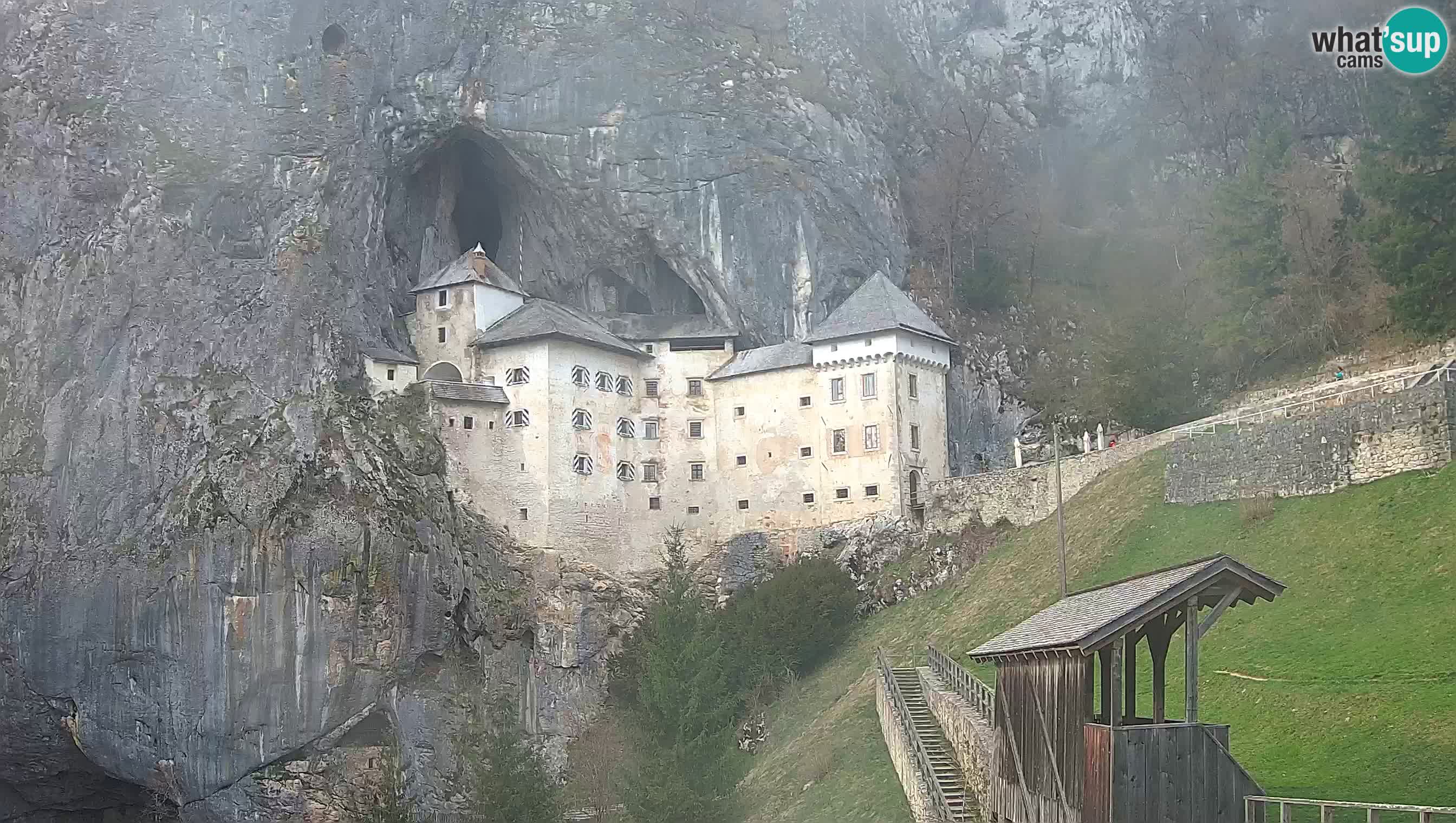 Live Webcam Grad Predjama – Château de Predjama – Postojna – Slovénie