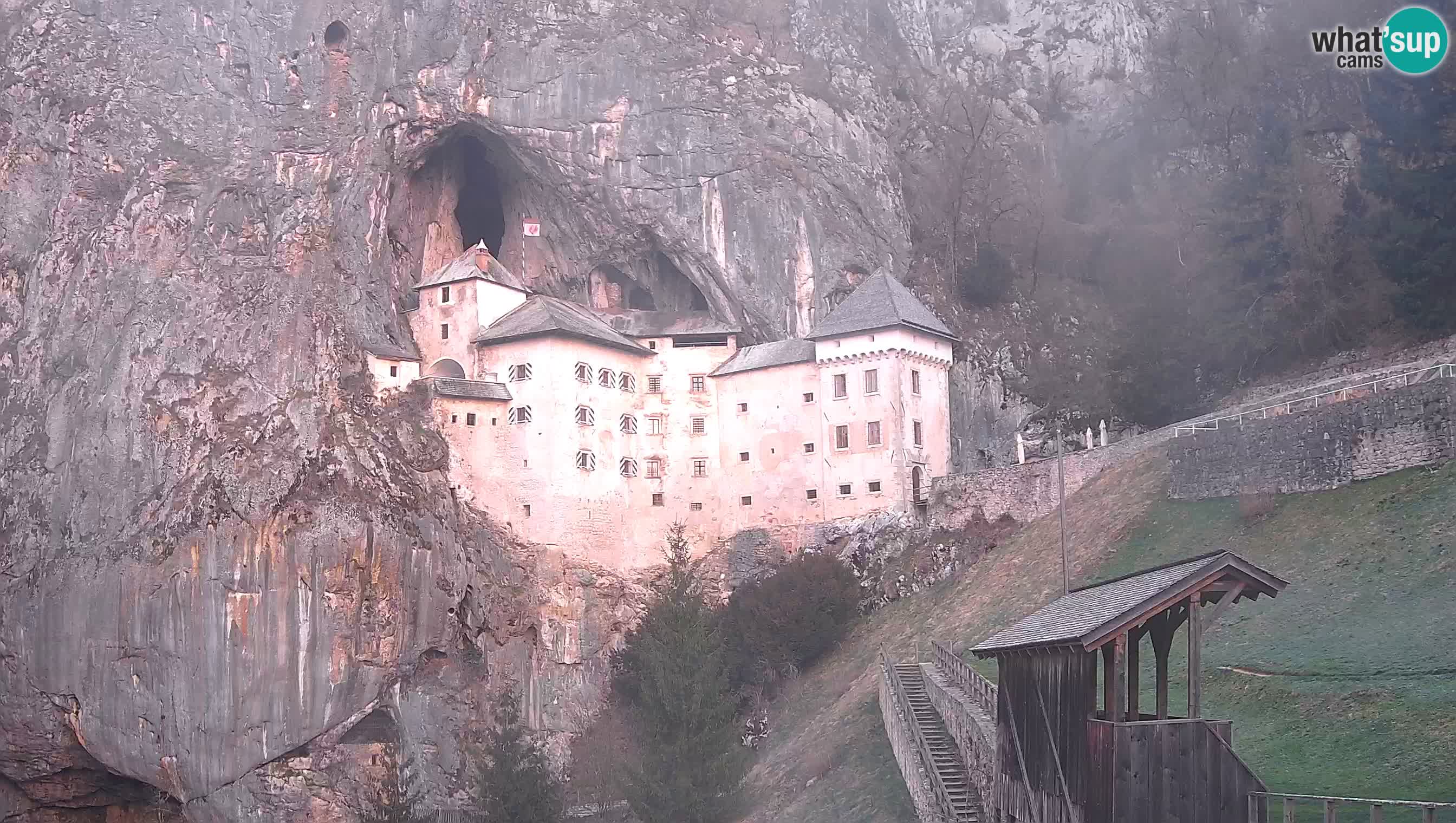 Live Webcam Castello di Predjama – Postumia – Slovenia