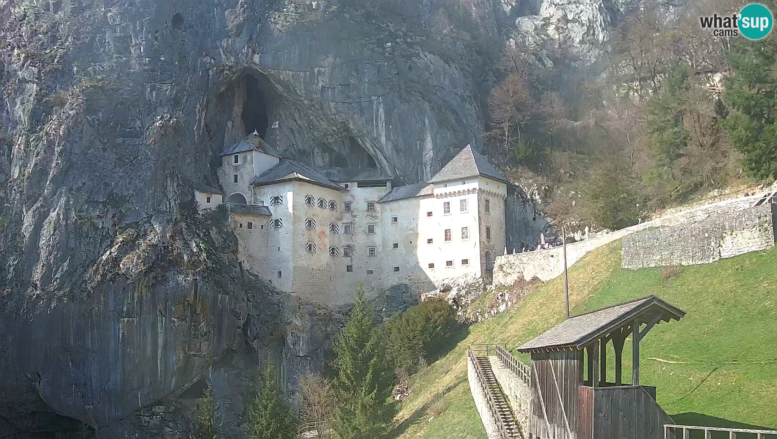 Web kamera Predjamski dvorac – Postojna – Slovenija