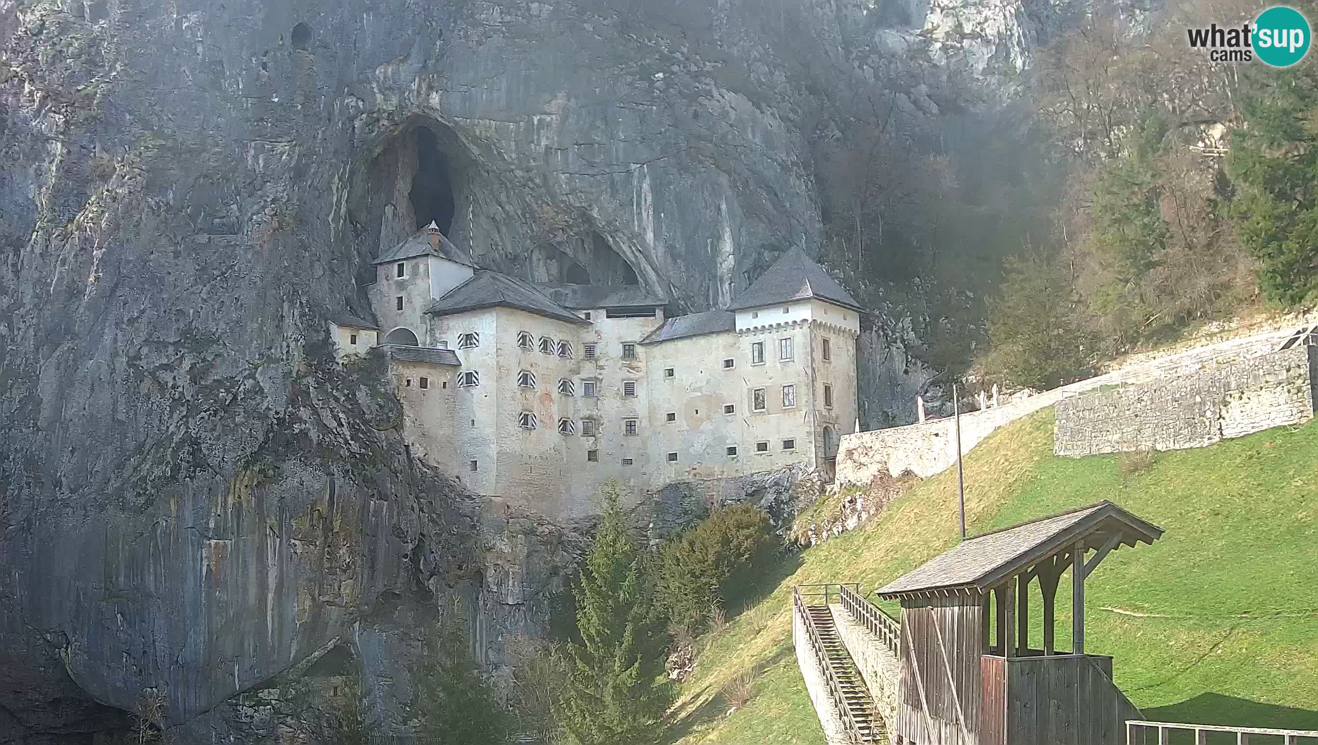 Live Webcam Predjamski grad – Predjama Castle – Postojna – Slovenia