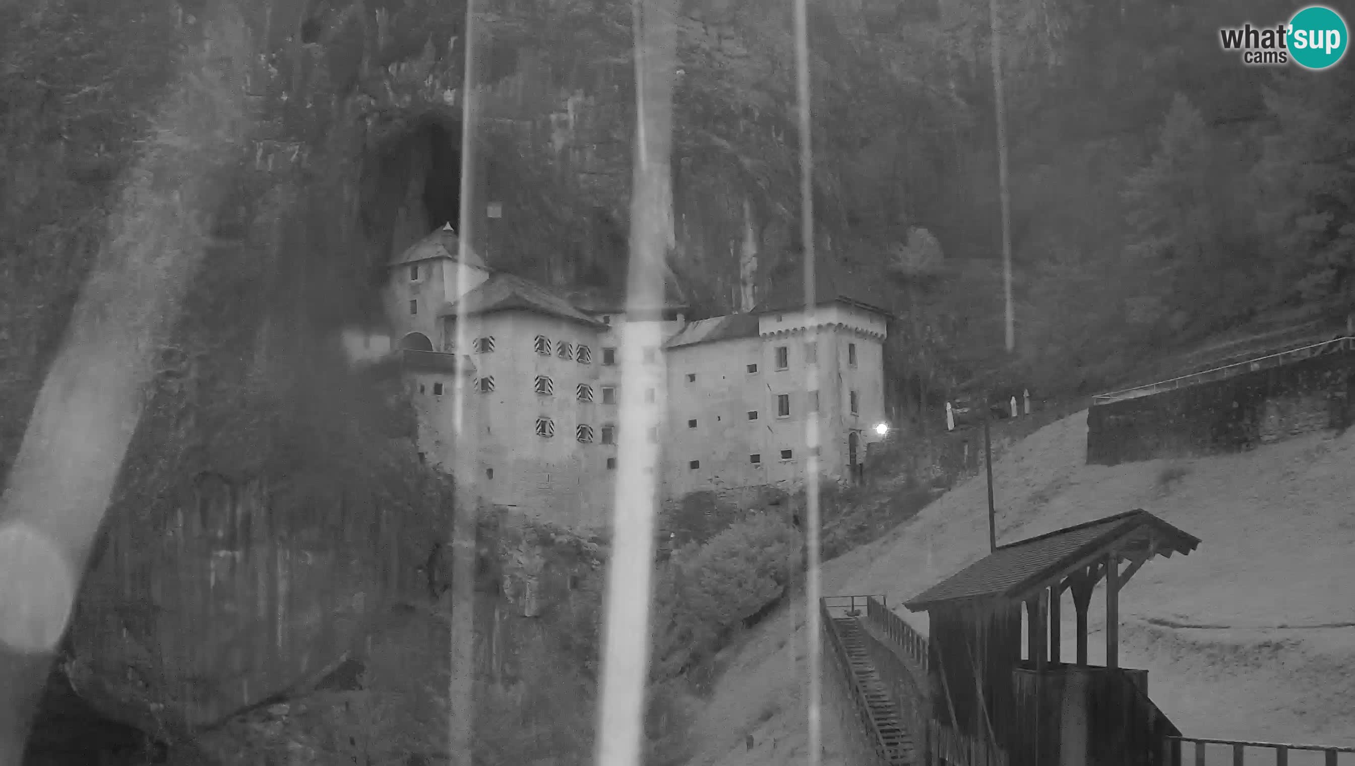 Live Webcam Höhlenburg Predjama – Postojna – Slowenien