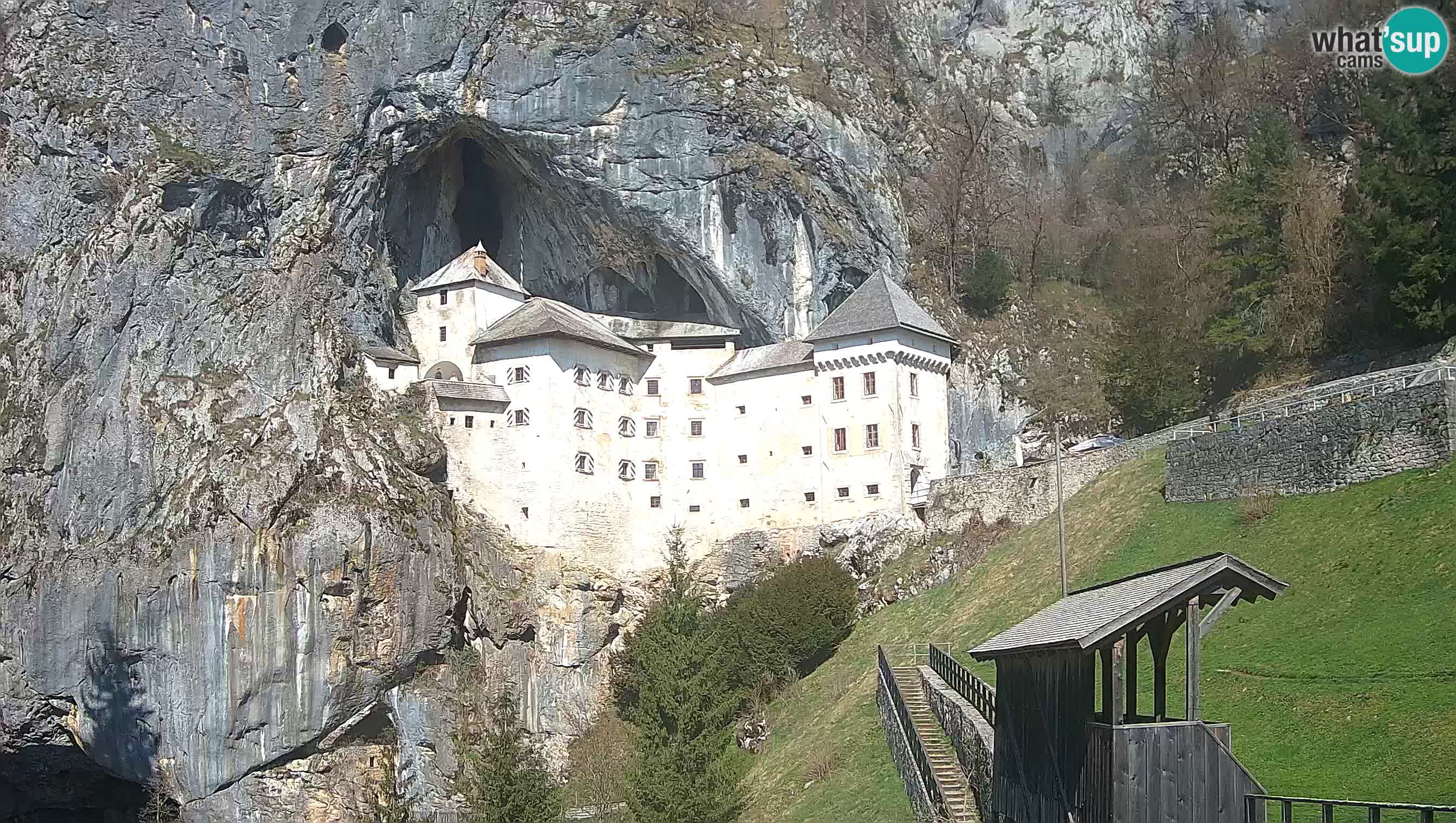 Live Webcam Höhlenburg Predjama – Postojna – Slowenien