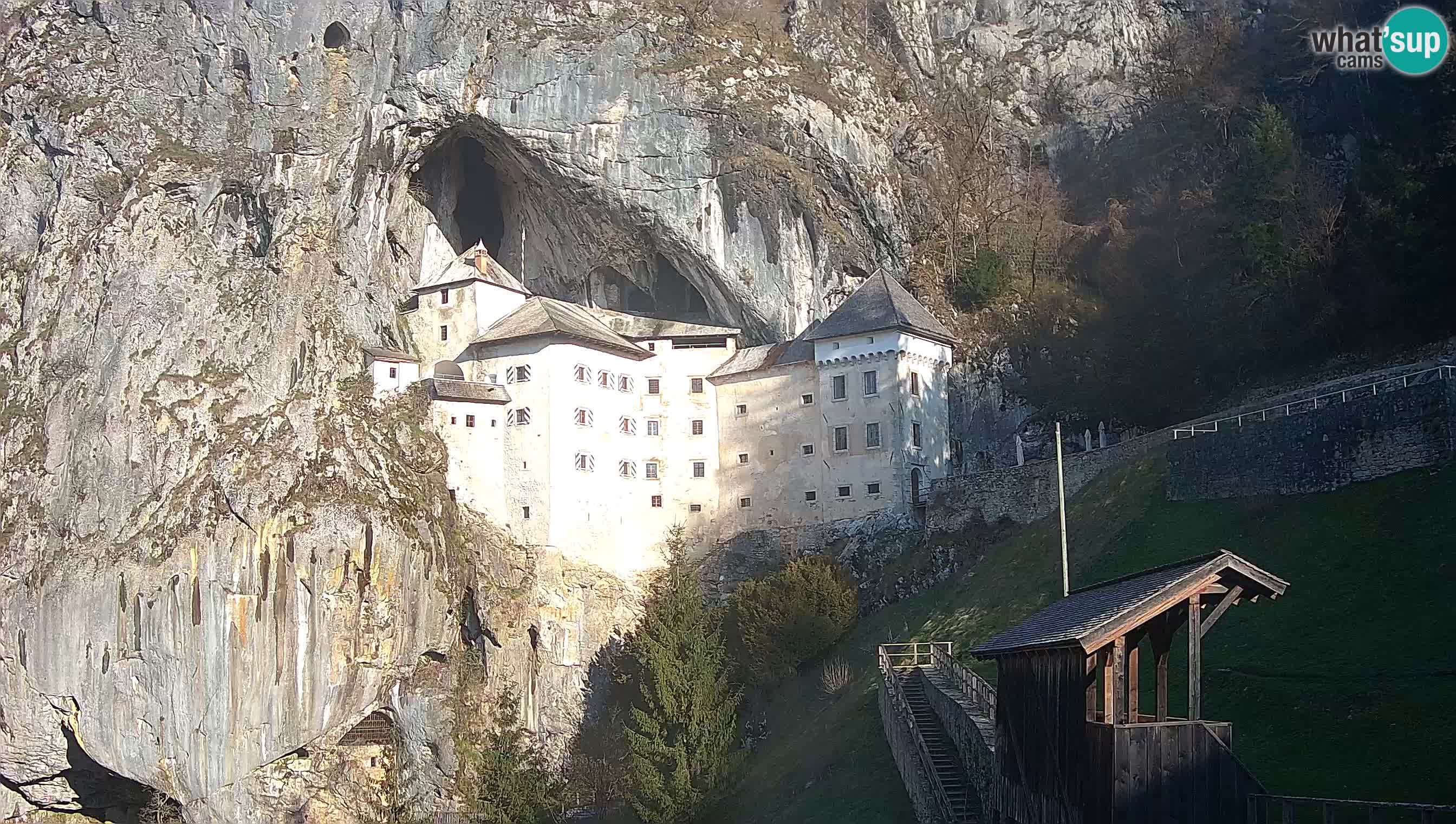 Live Webcam Höhlenburg Predjama – Postojna – Slowenien