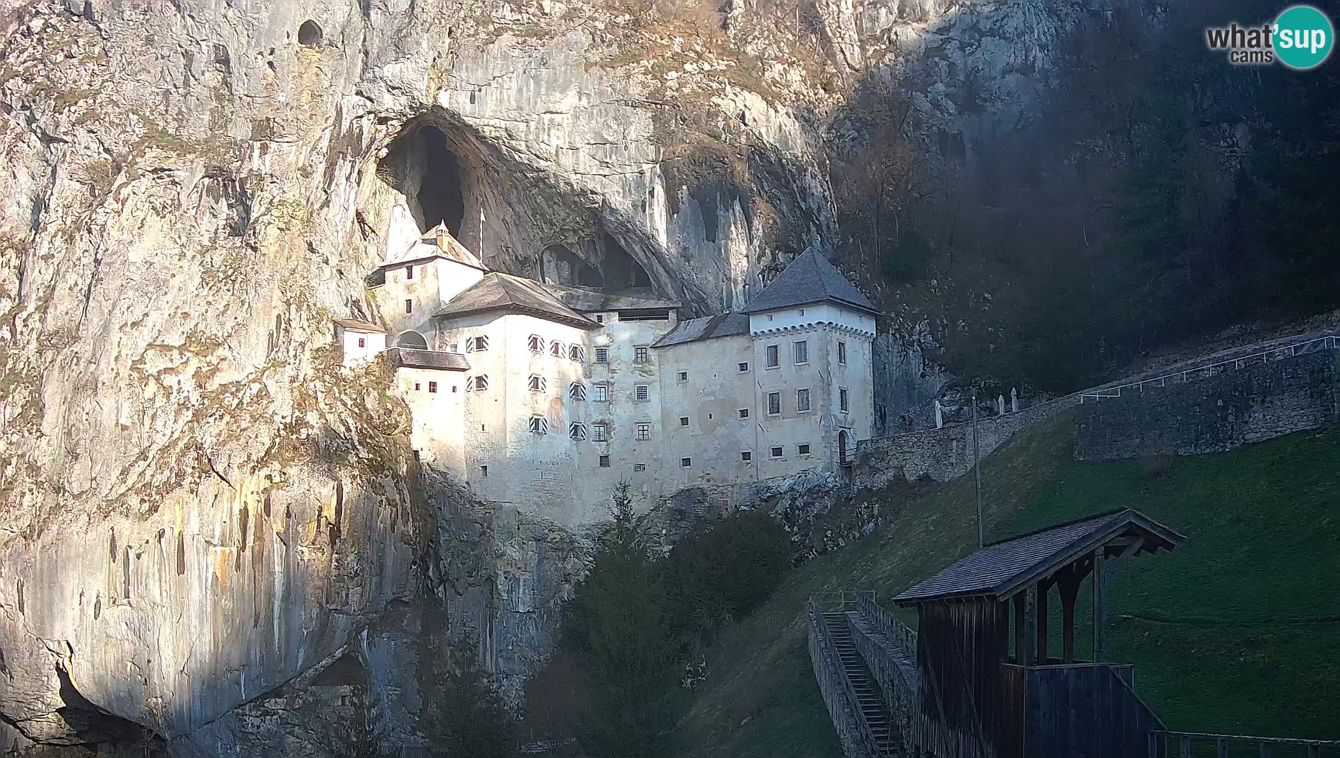 Live Webcam Höhlenburg Predjama – Postojna – Slowenien