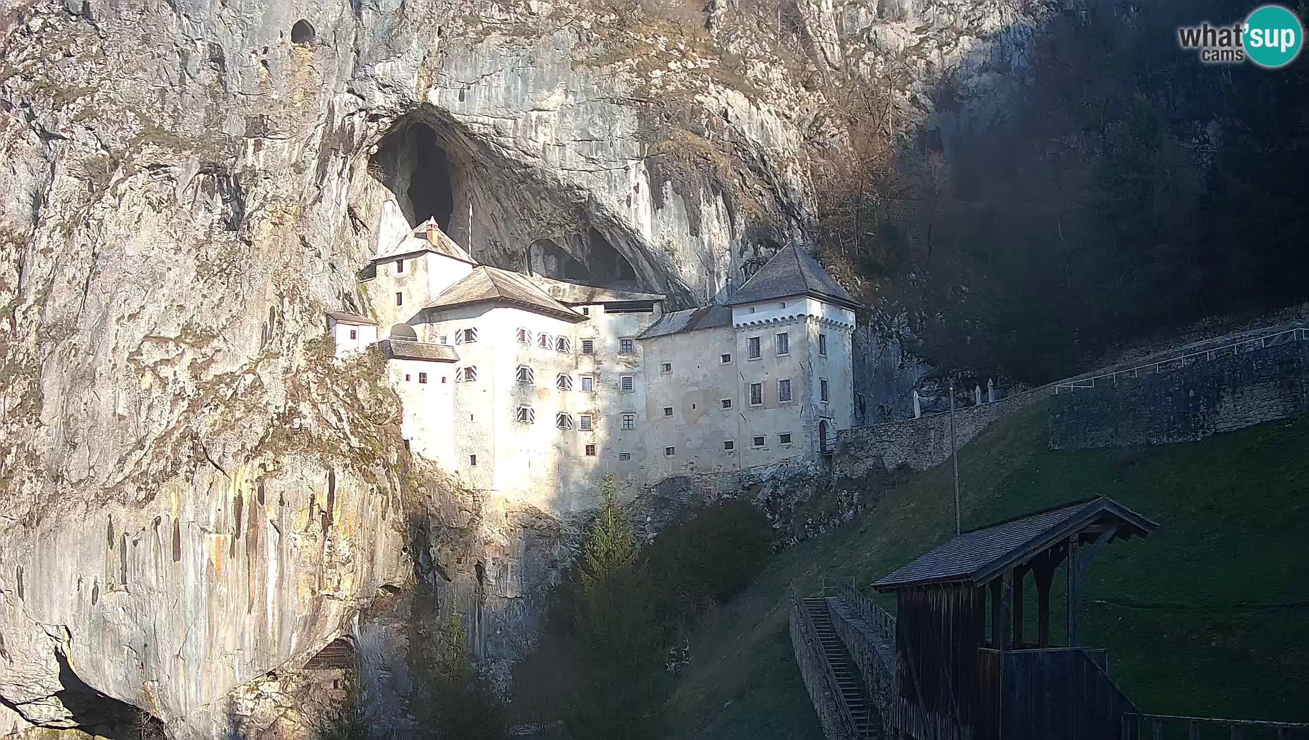 Live Webcam Höhlenburg Predjama – Postojna – Slowenien