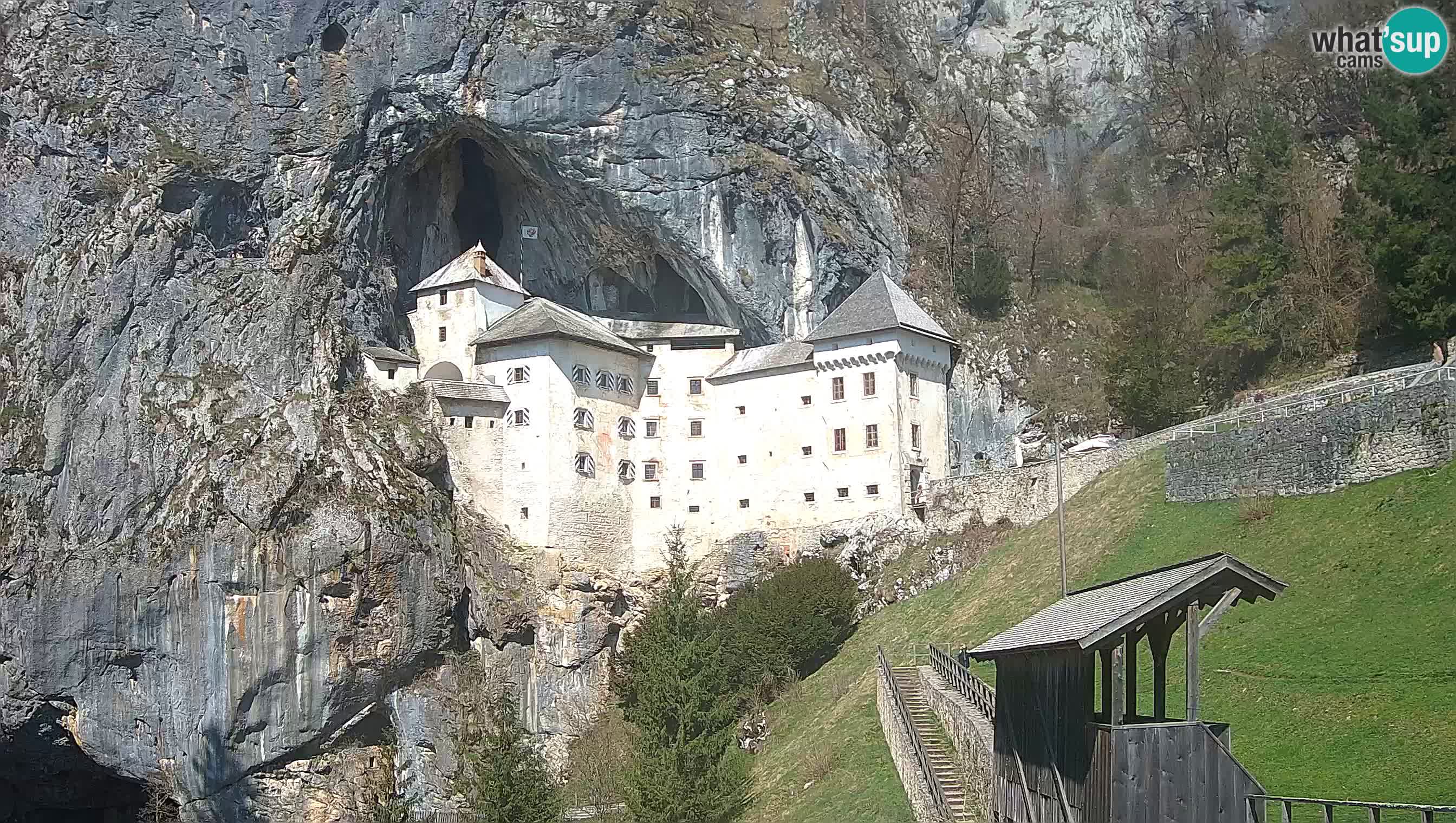 Live Webcam Höhlenburg Predjama – Postojna – Slowenien