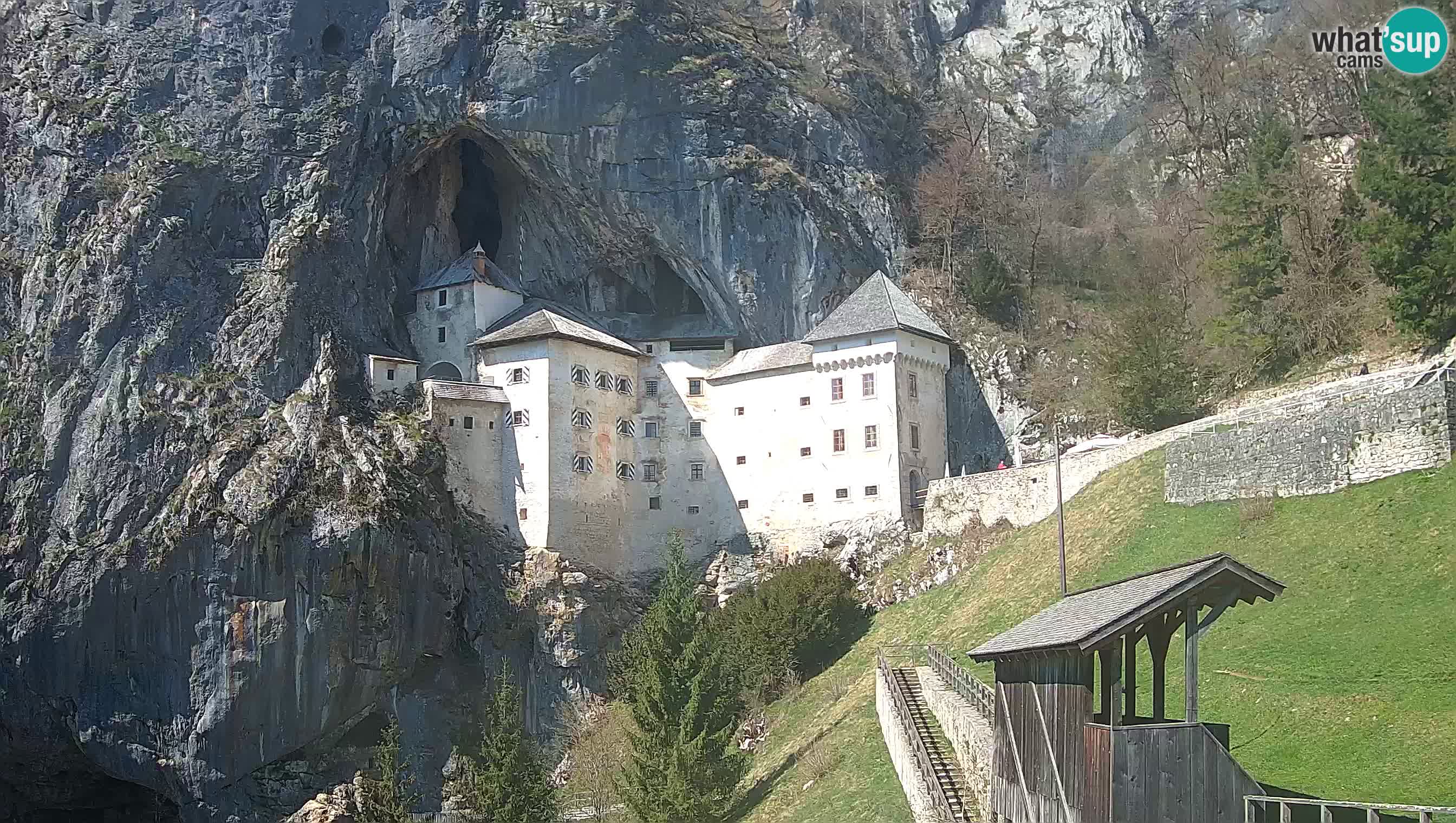 Live Webcam Grad Predjama – Château de Predjama – Postojna – Slovénie