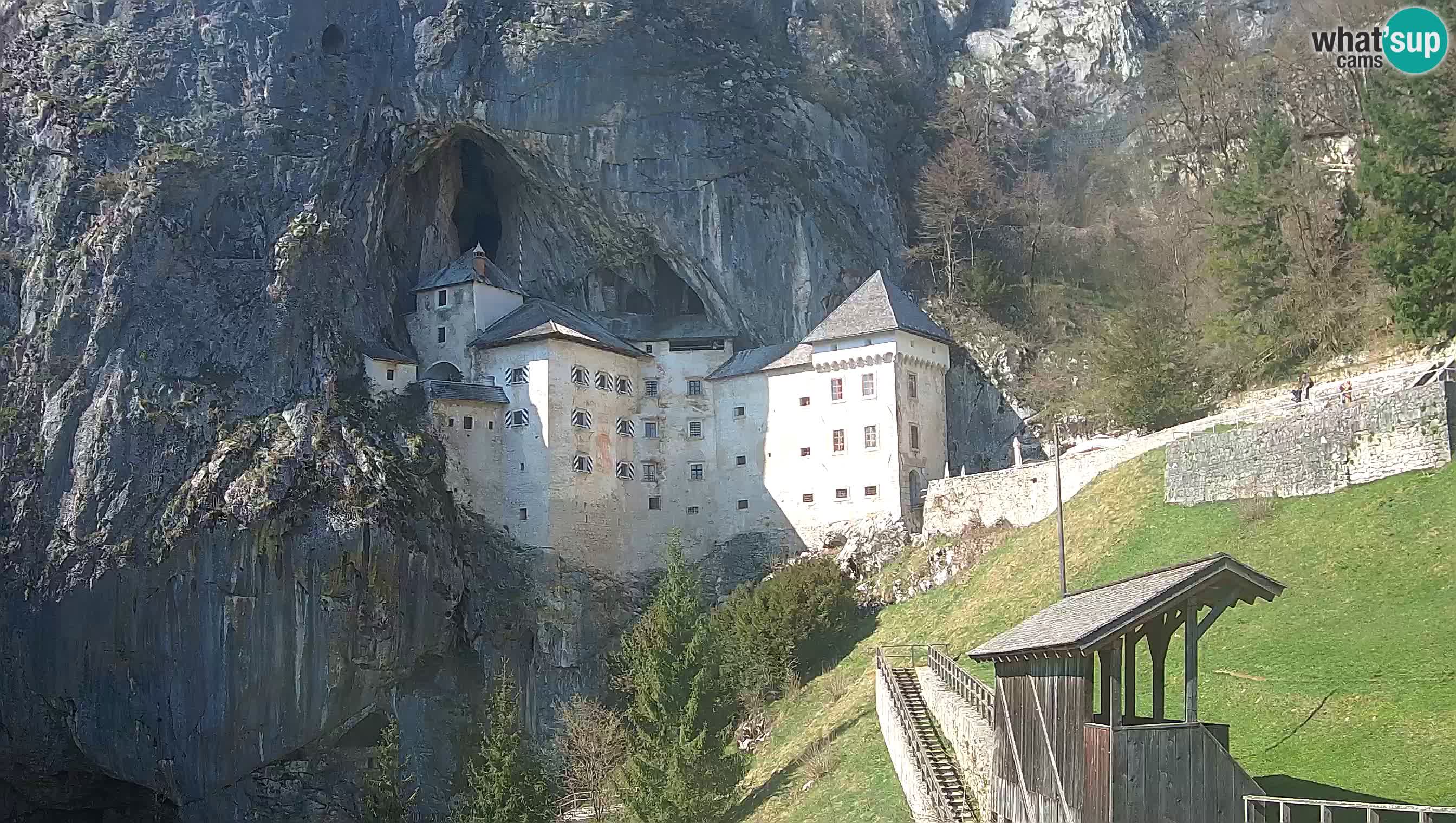 Live Webcam Predjamski grad – Predjama Castle – Postojna – Slovenia