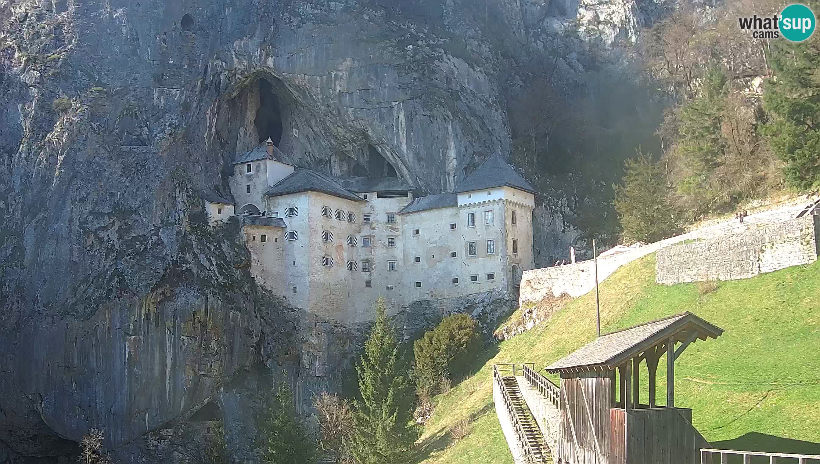 Live Webcam Grad Predjama – Château de Predjama – Postojna – Slovénie