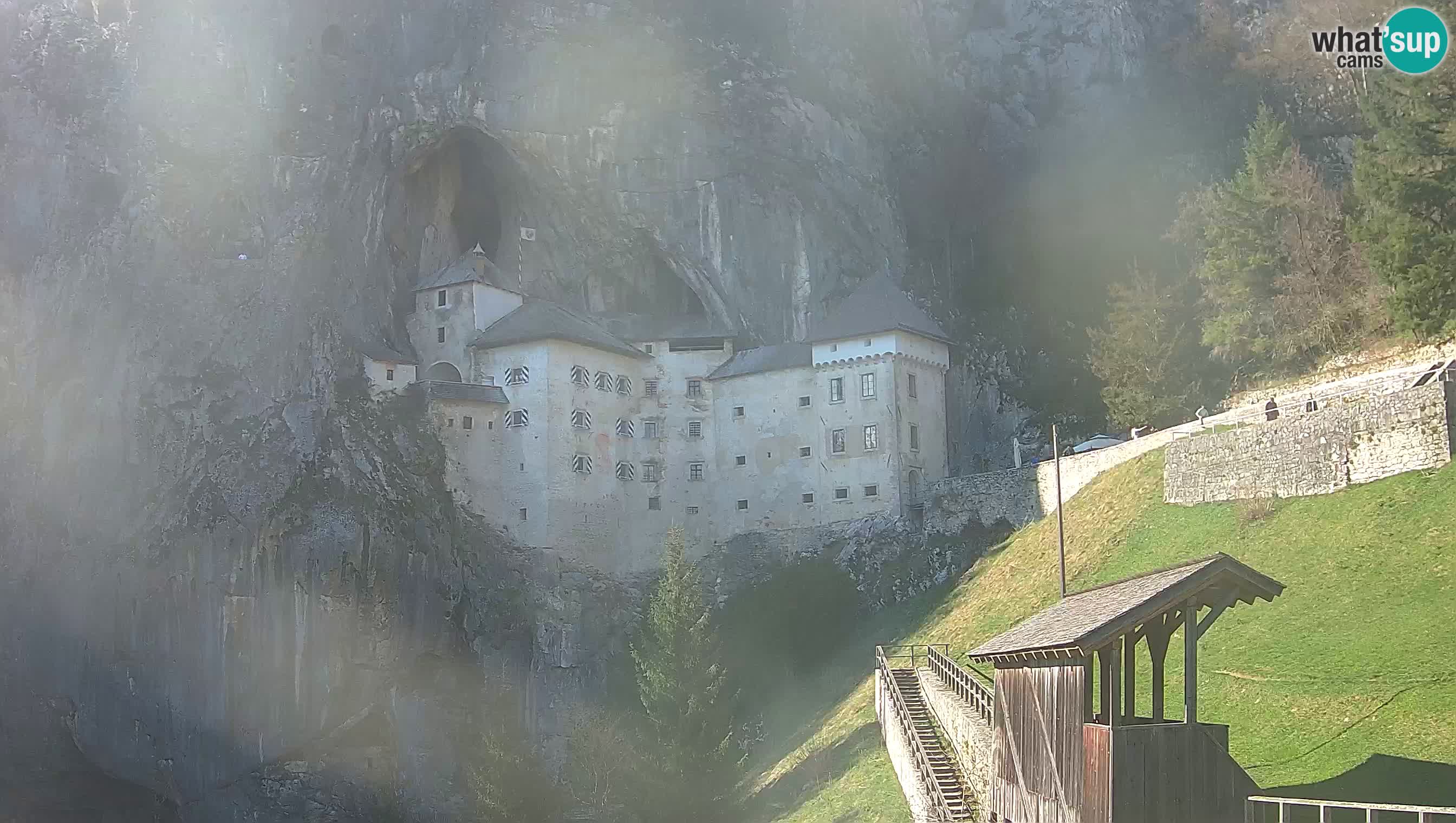 Live Webcam Höhlenburg Predjama – Postojna – Slowenien