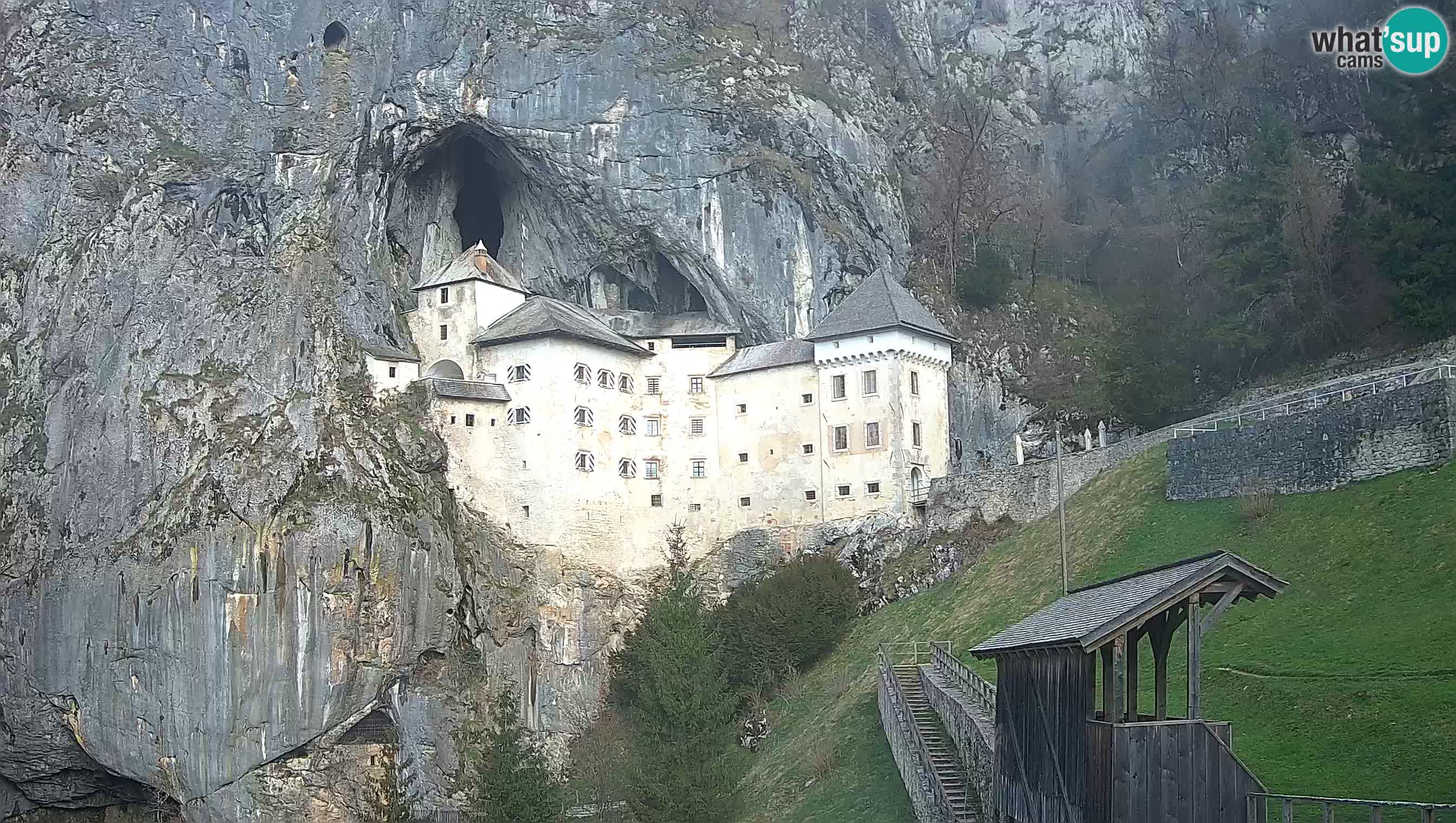 Live Webcam Höhlenburg Predjama – Postojna – Slowenien