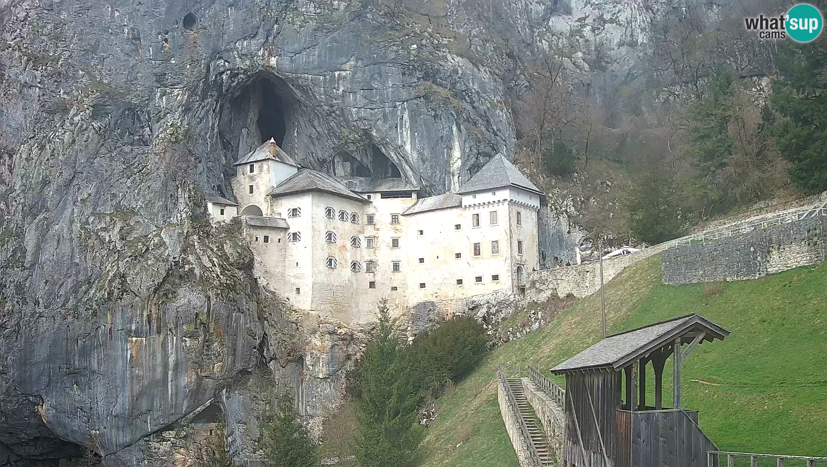 Live Webcam Höhlenburg Predjama – Postojna – Slowenien