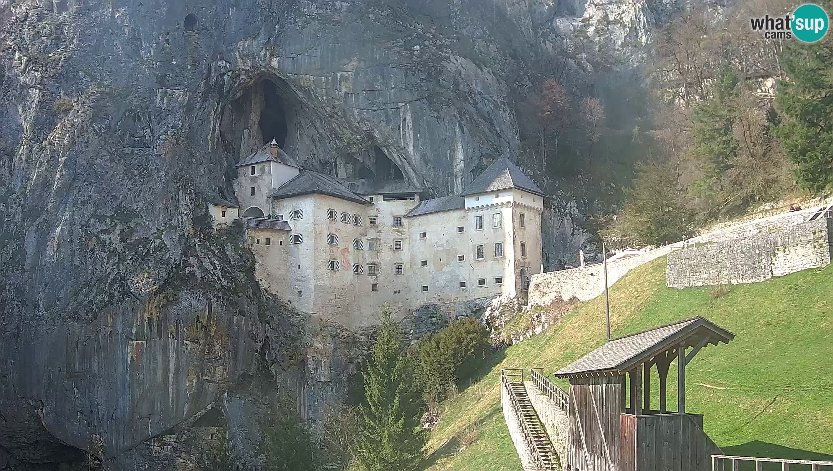 Live Webcam Höhlenburg Predjama – Postojna – Slowenien