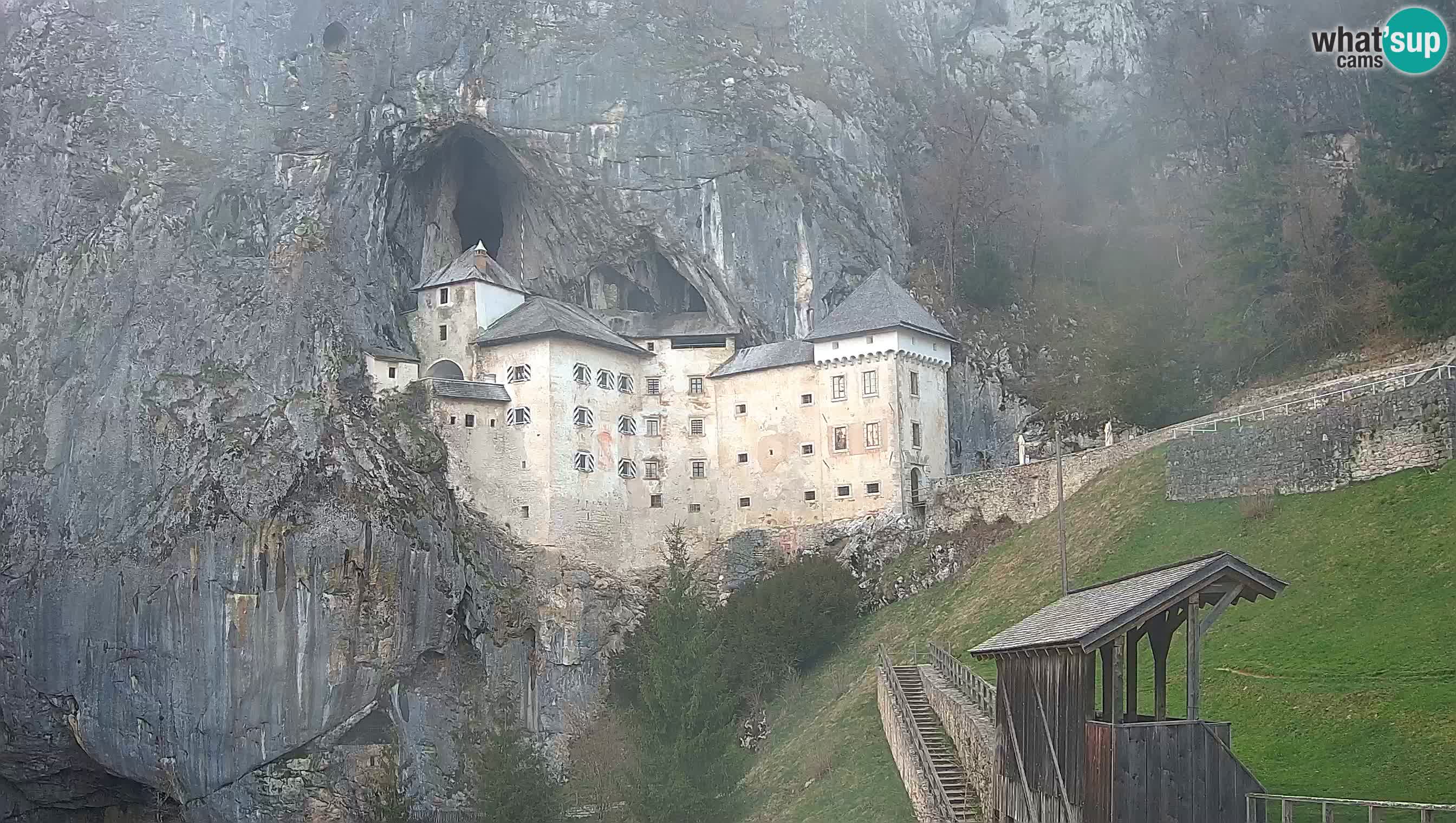 Live Webcam Grad Predjama – Château de Predjama – Postojna – Slovénie