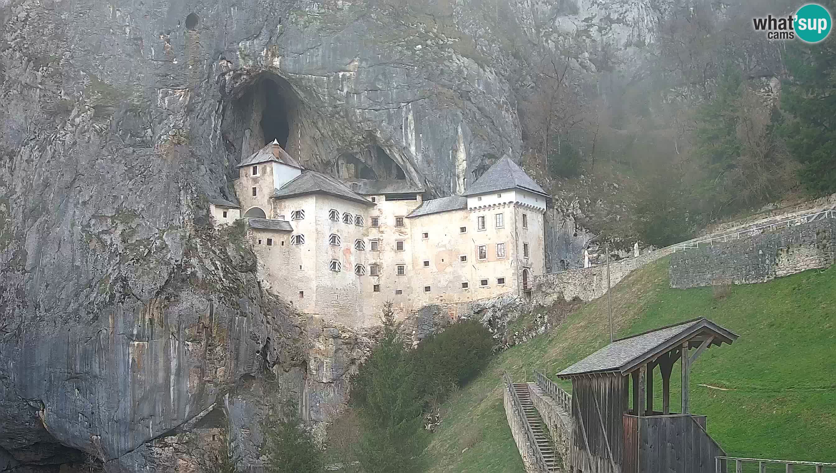 Live Webcam Grad Predjama – Château de Predjama – Postojna – Slovénie