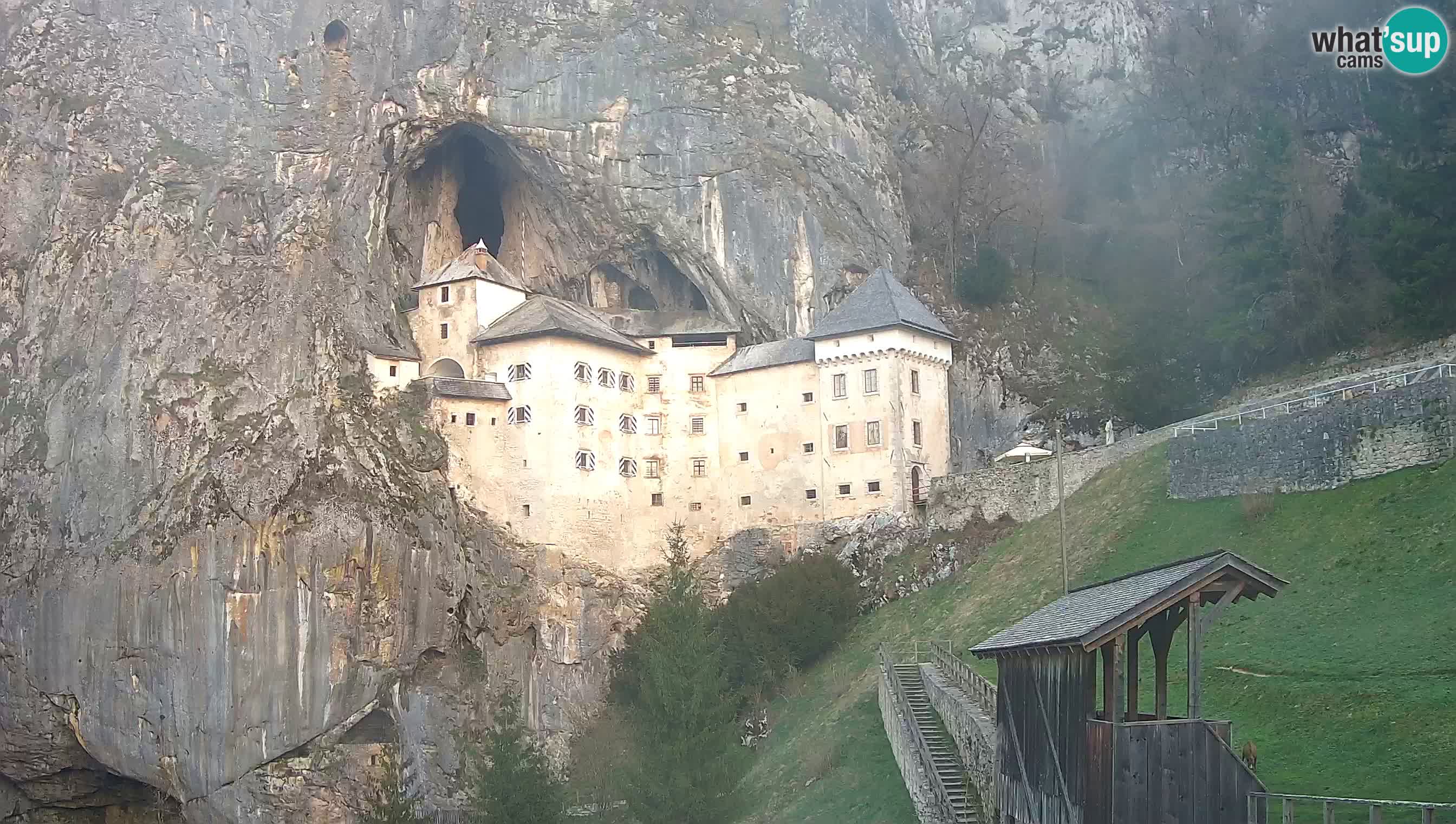 Live Webcam Predjamski grad – Predjama Castle – Postojna – Slovenia