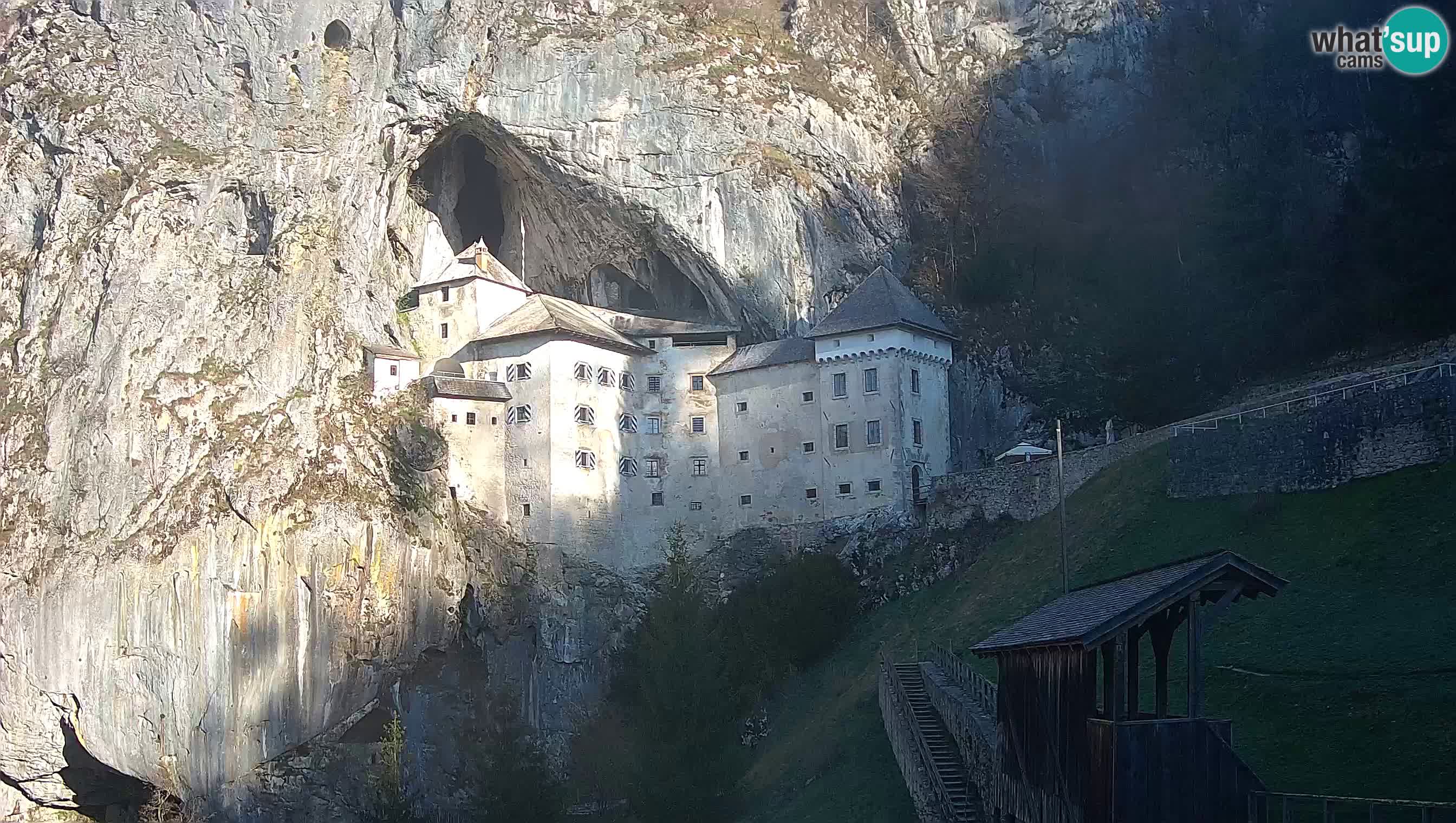 Live Webcam Grad Predjama – Château de Predjama – Postojna – Slovénie