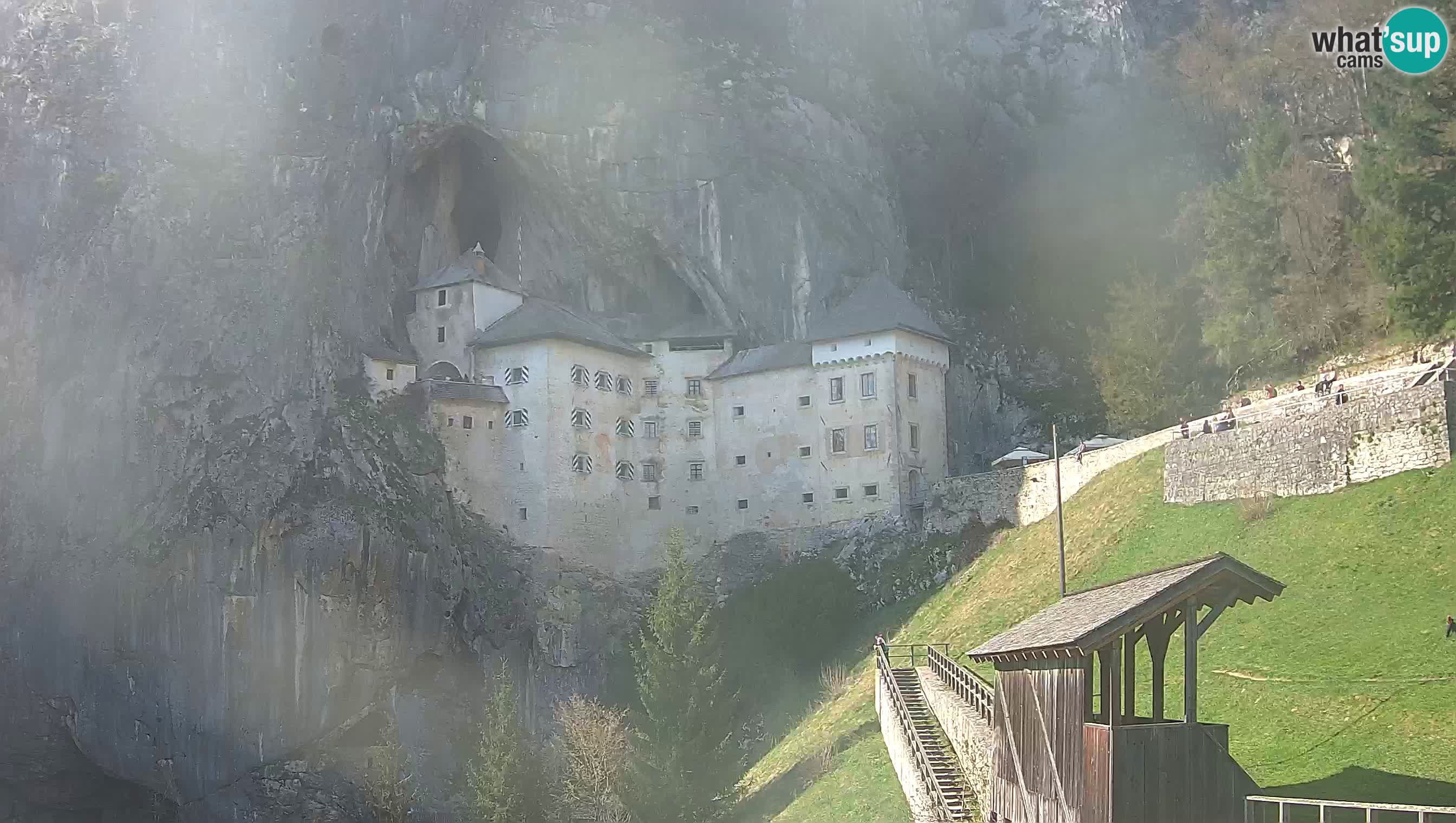 Live Webcam Grad Predjama – Château de Predjama – Postojna – Slovénie