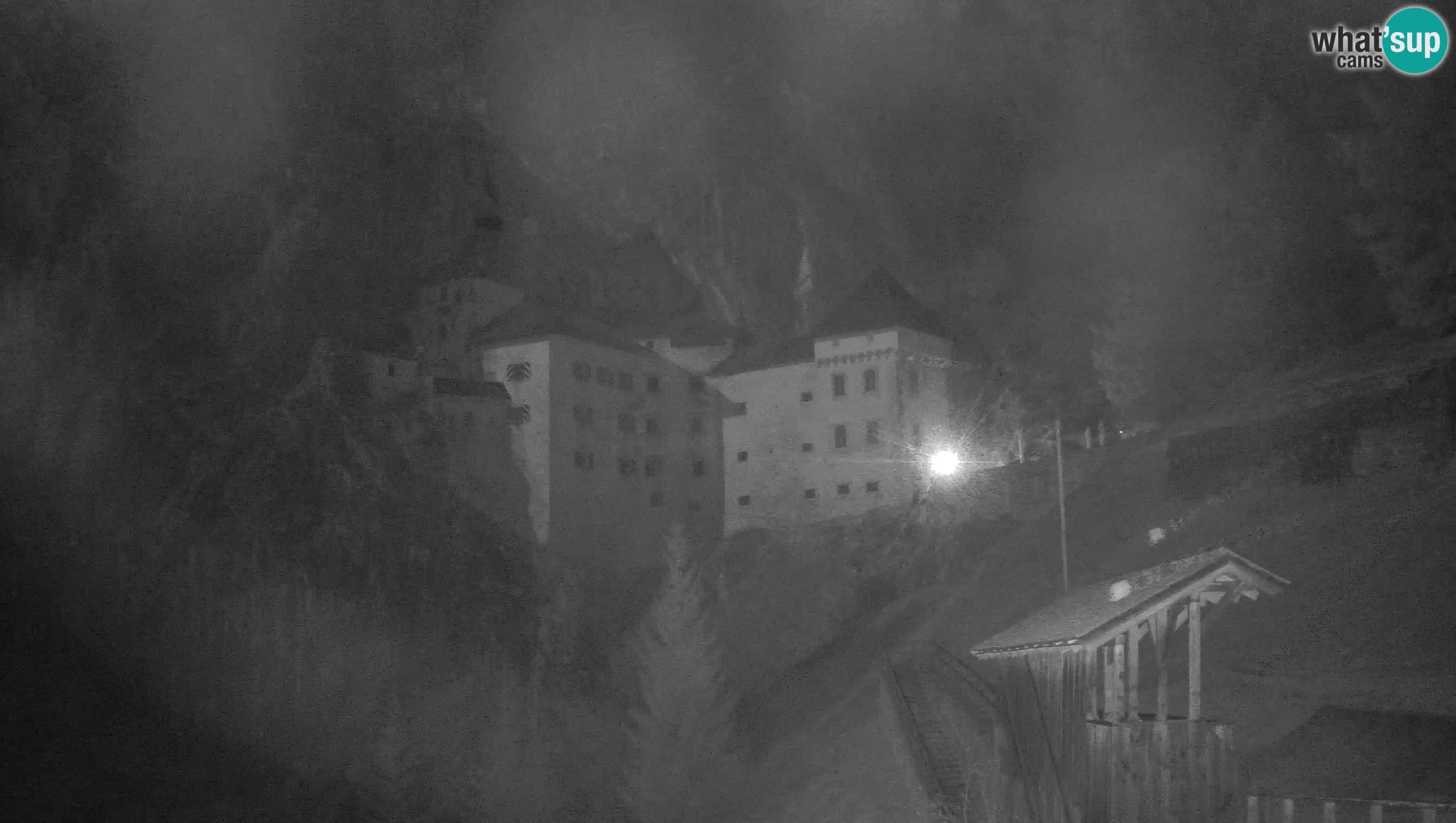 Spletna kamera Predjamski grad – Grad Predjama – Postojna