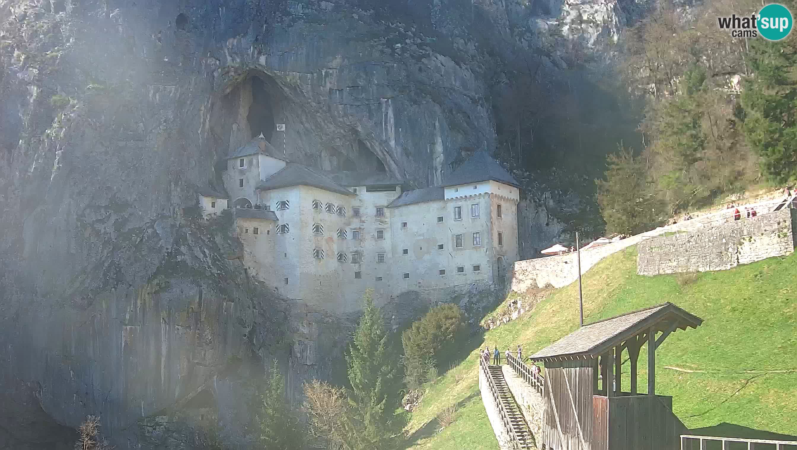 Live Webcam Höhlenburg Predjama – Postojna – Slowenien