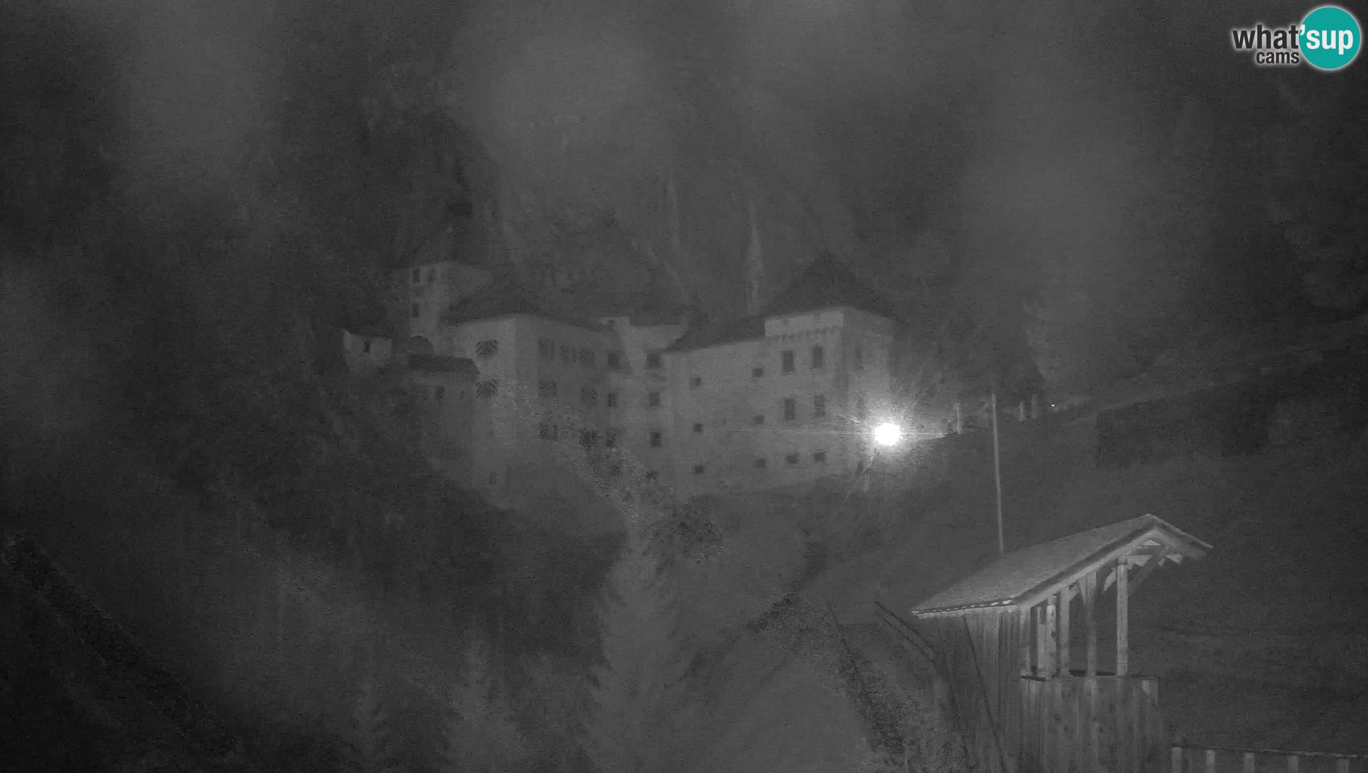 Spletna kamera Predjamski grad – Grad Predjama – Postojna