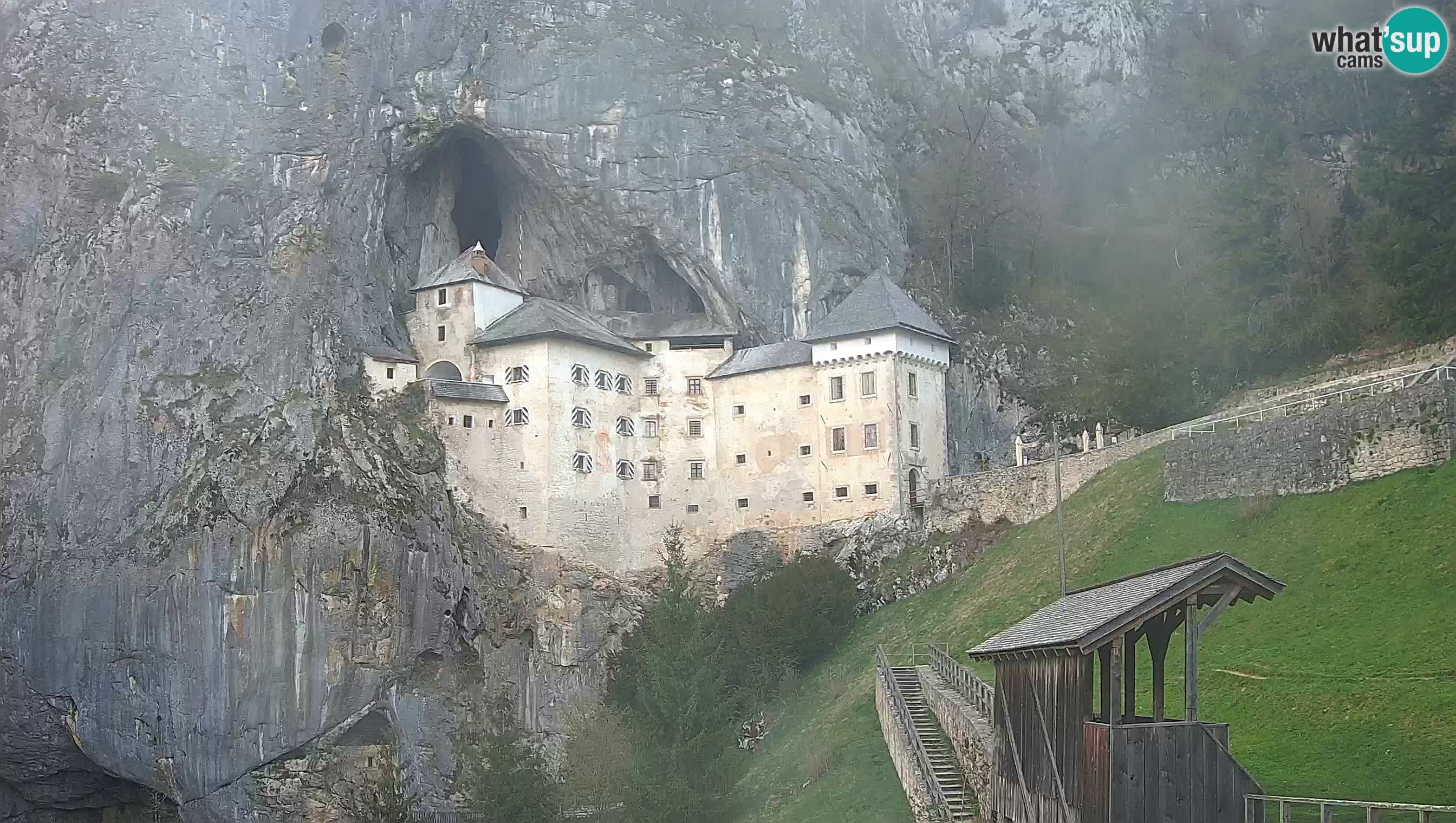 Live Webcam Grad Predjama – Château de Predjama – Postojna – Slovénie