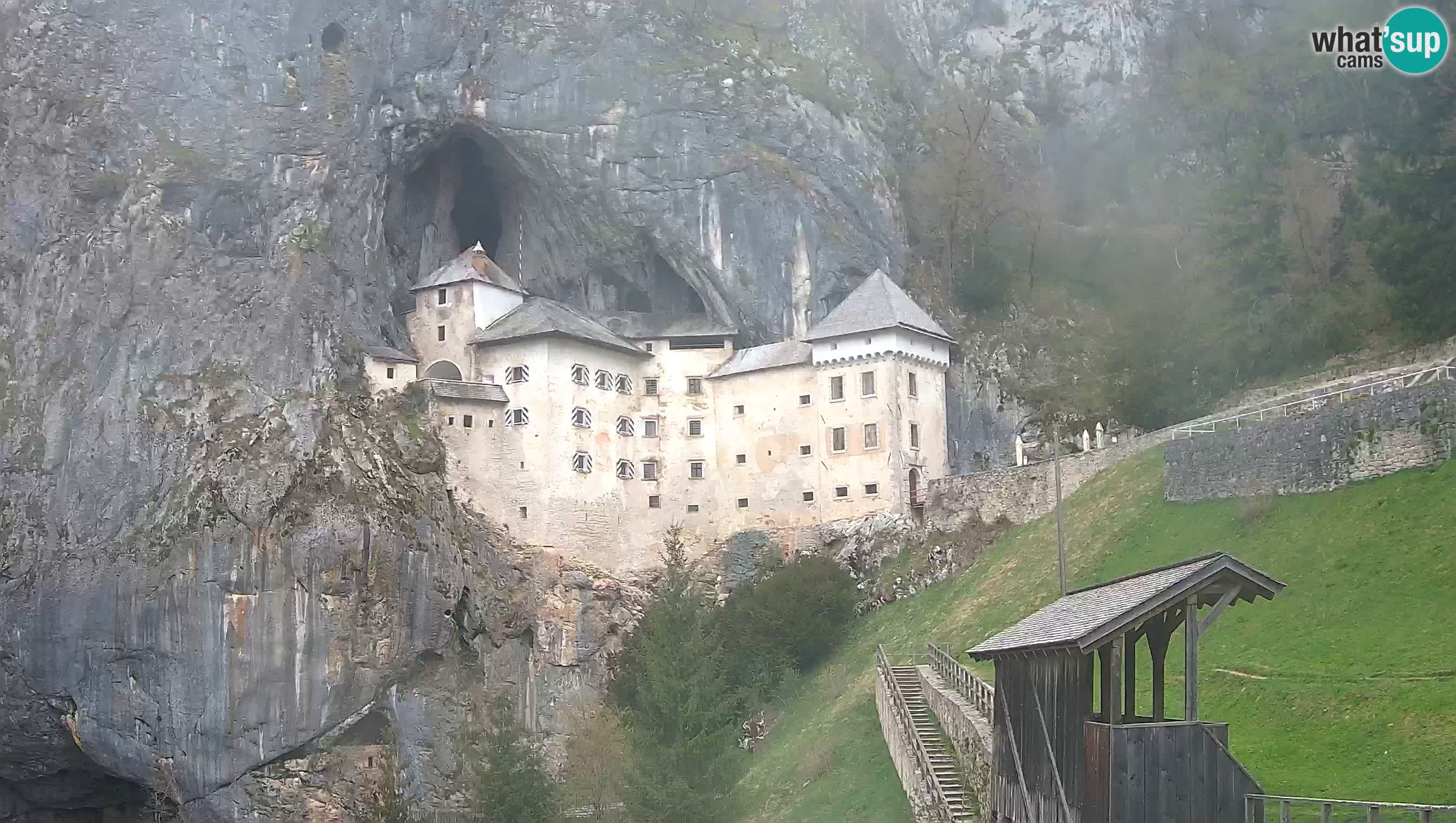 Live Webcam Grad Predjama – Château de Predjama – Postojna – Slovénie