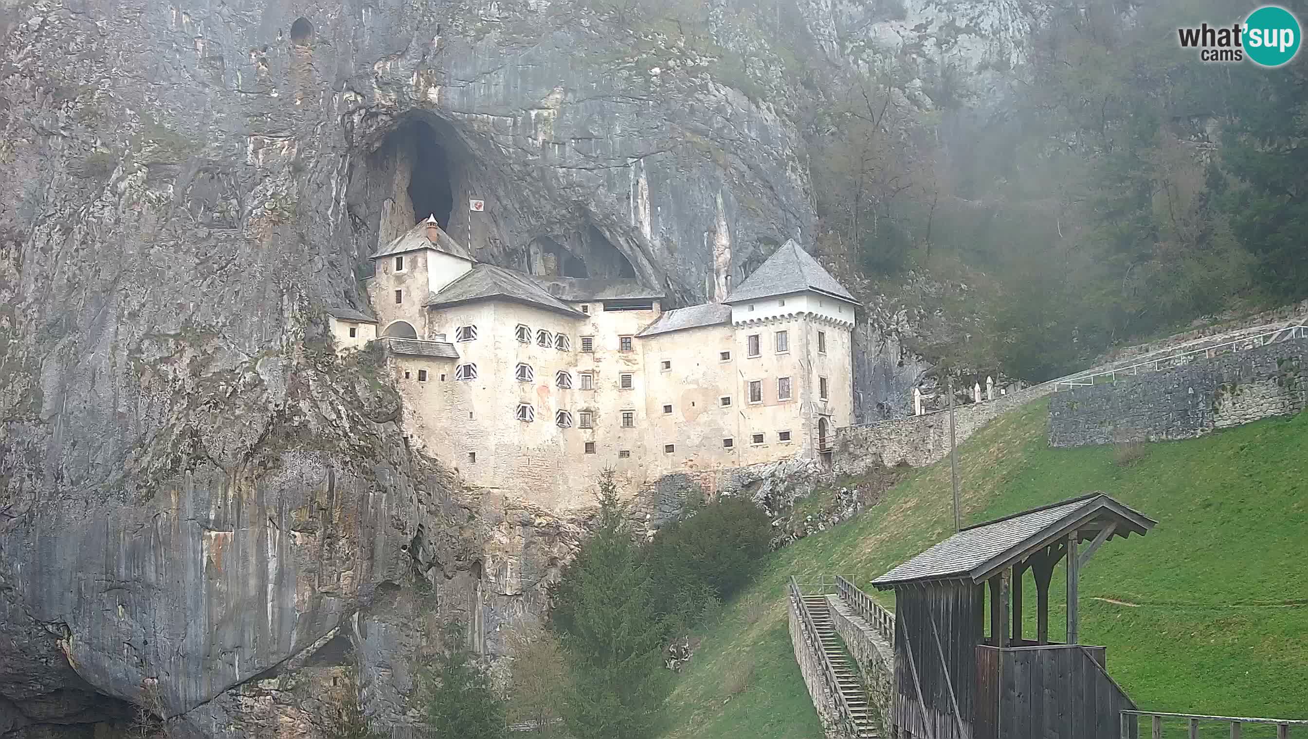 Live Webcam Grad Predjama – Château de Predjama – Postojna – Slovénie