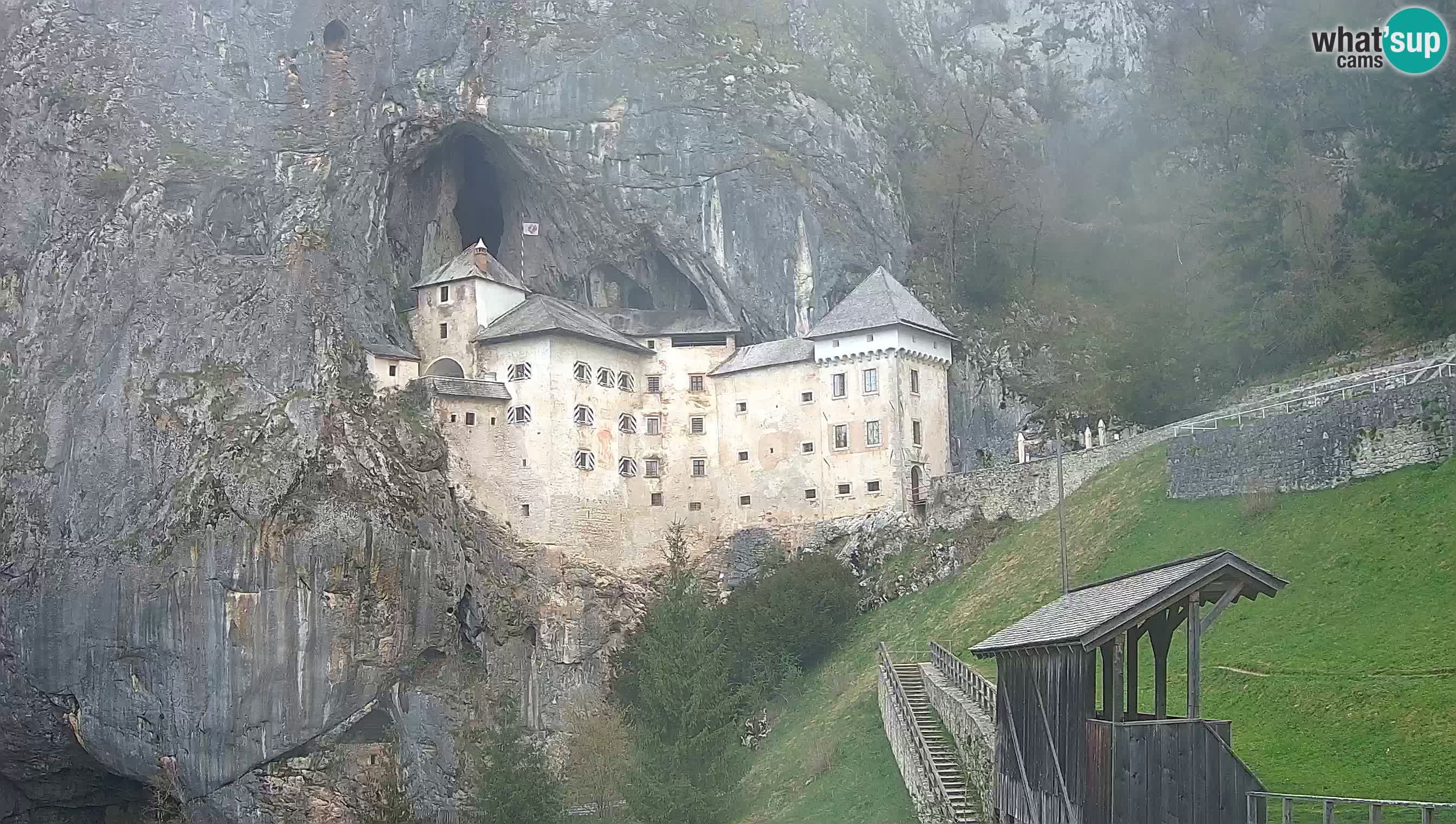 Live Webcam Höhlenburg Predjama – Postojna – Slowenien