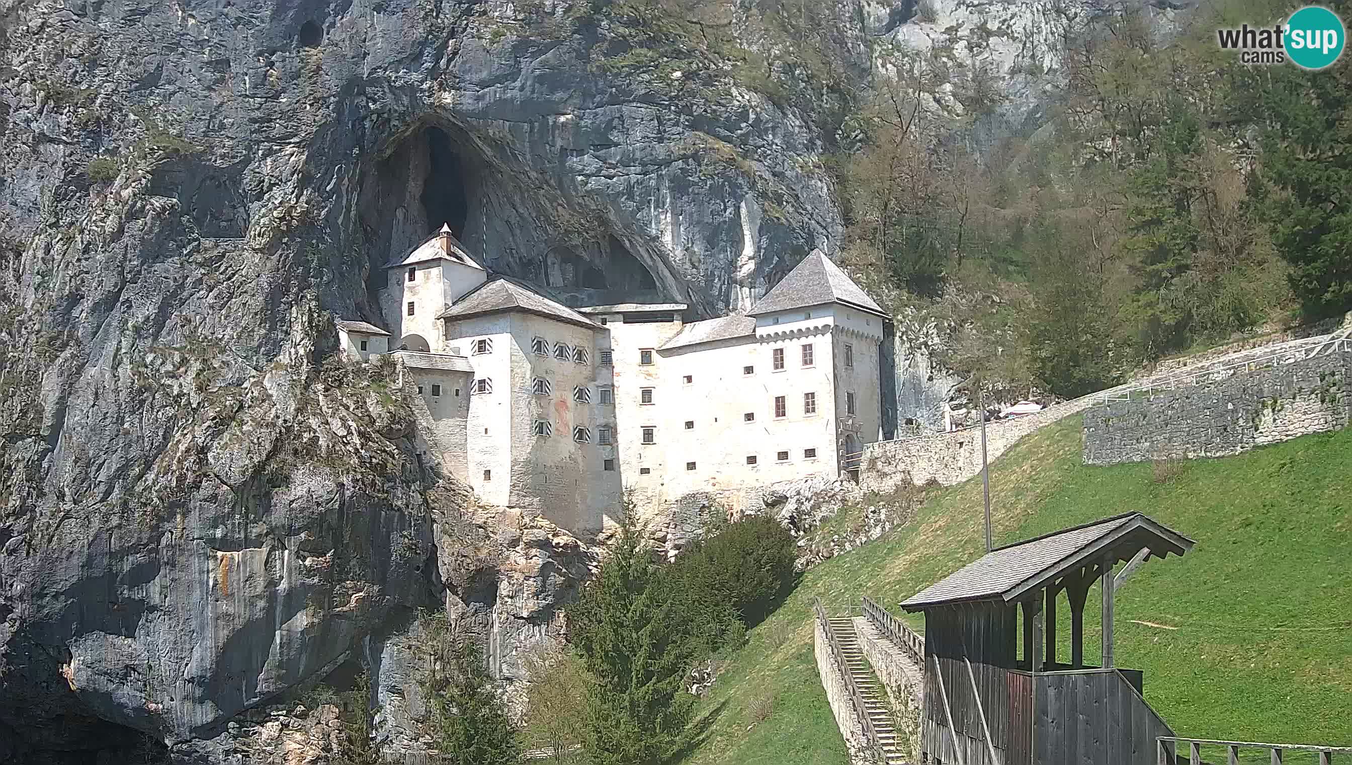 Live Webcam Grad Predjama – Château de Predjama – Postojna – Slovénie