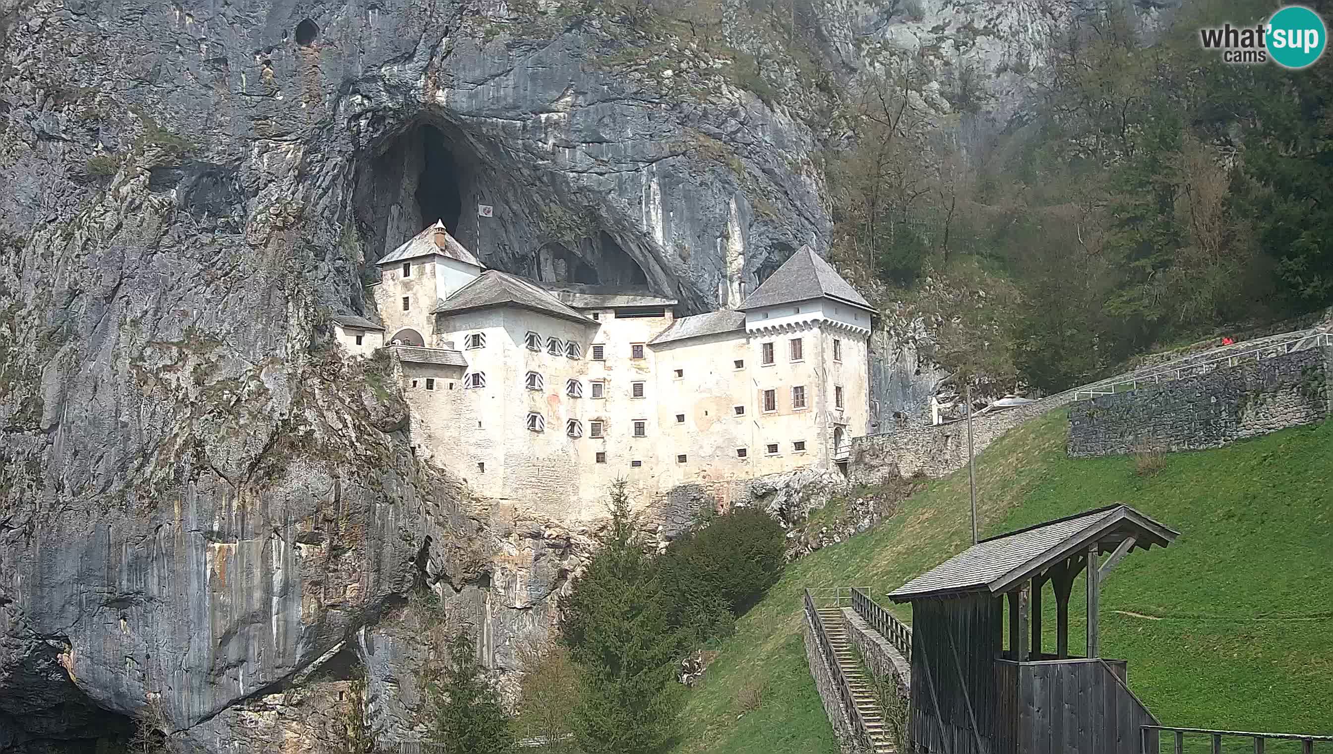 Web kamera Predjamski dvorac – Postojna – Slovenija