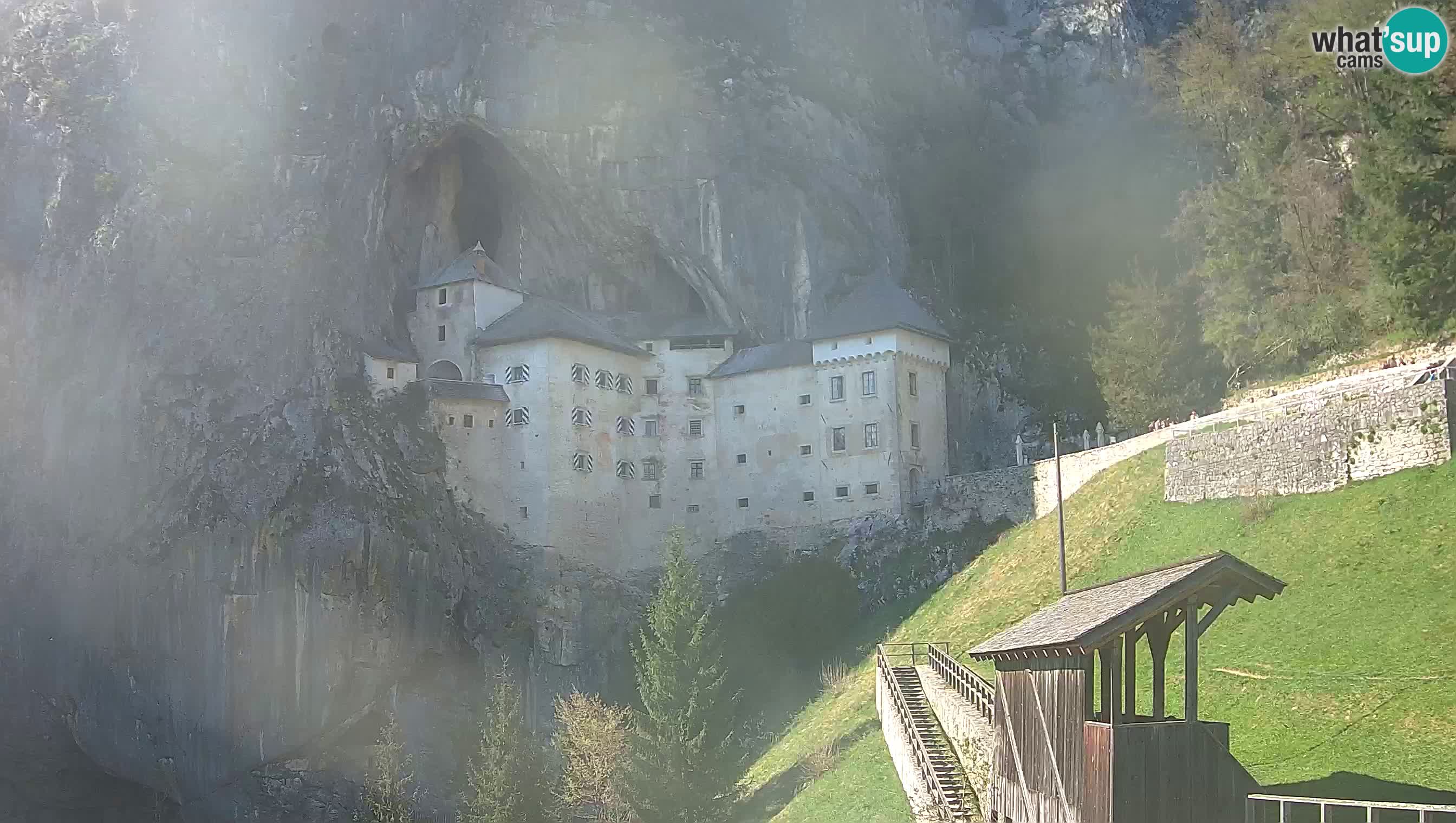 Live Webcam Höhlenburg Predjama – Postojna – Slowenien