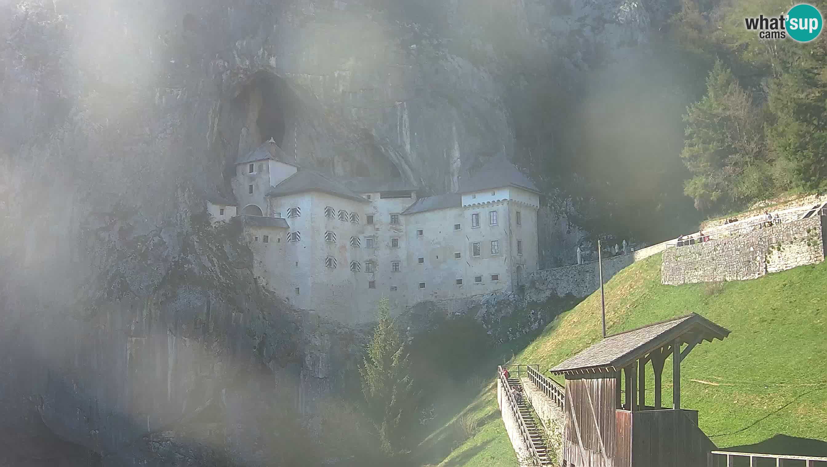 Live Webcam Grad Predjama – Château de Predjama – Postojna – Slovénie