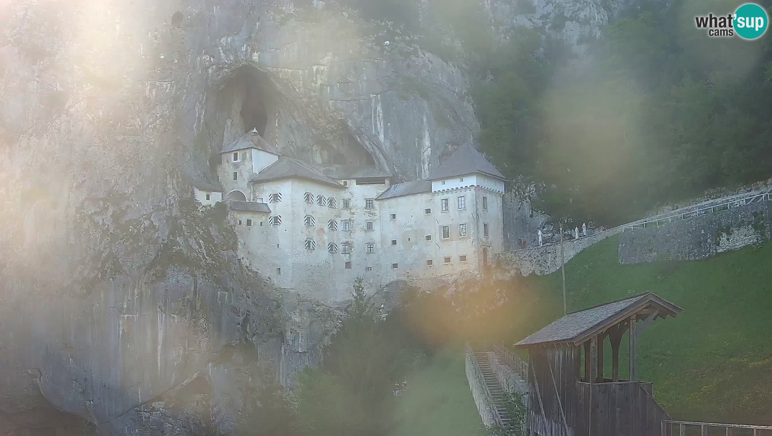 Live Webcam Grad Predjama – Château de Predjama – Postojna – Slovénie