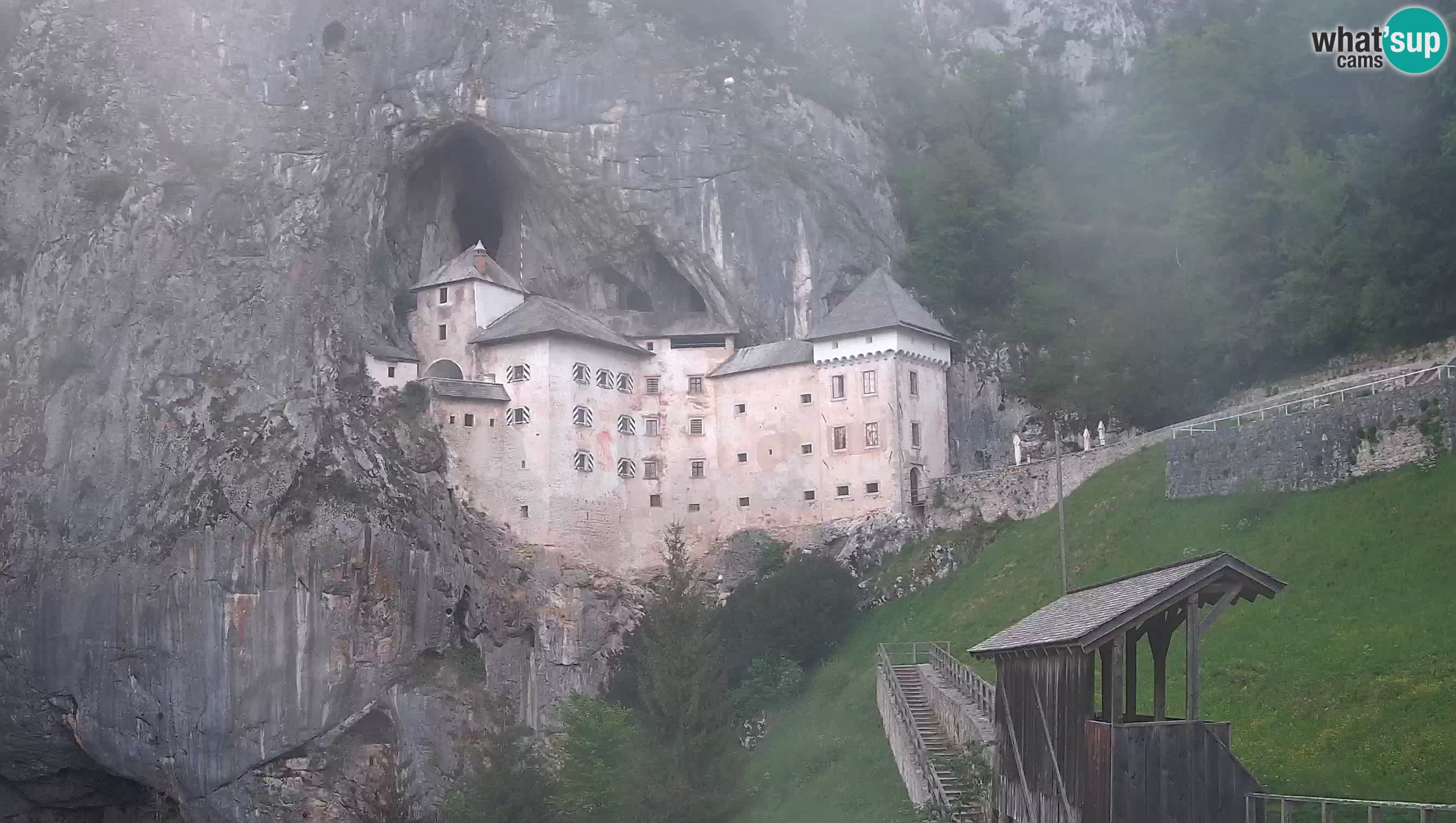 Live Webcam Höhlenburg Predjama – Postojna – Slowenien