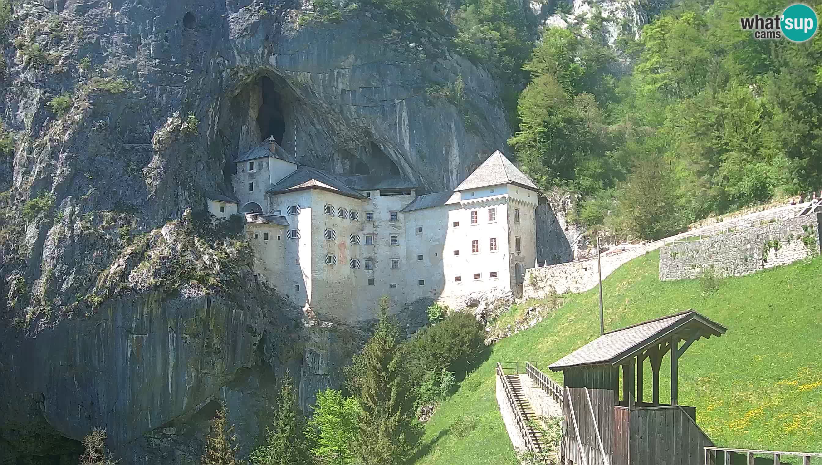 Live Webcam Grad Predjama – Château de Predjama – Postojna – Slovénie