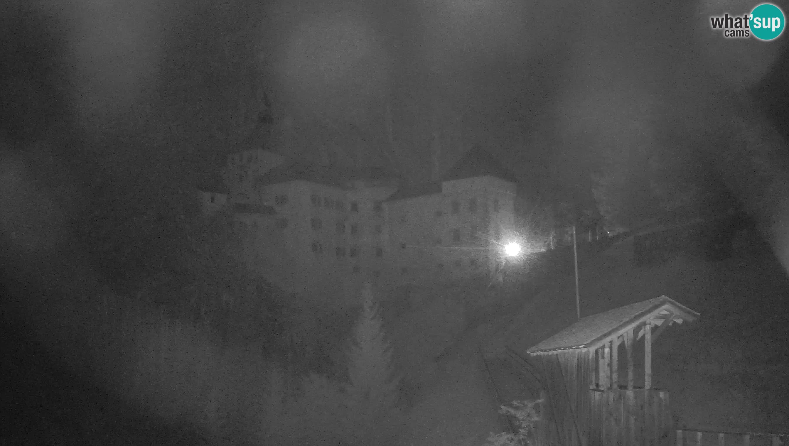 Spletna kamera Predjamski grad – Grad Predjama – Postojna