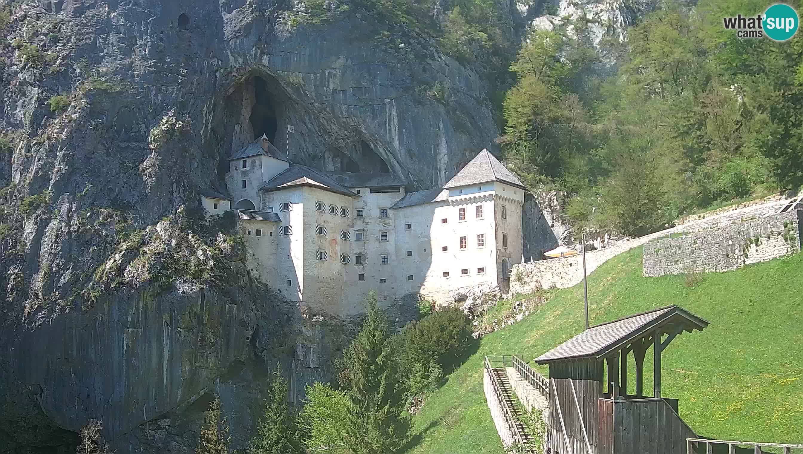 Web kamera Predjamski dvorac – Postojna – Slovenija