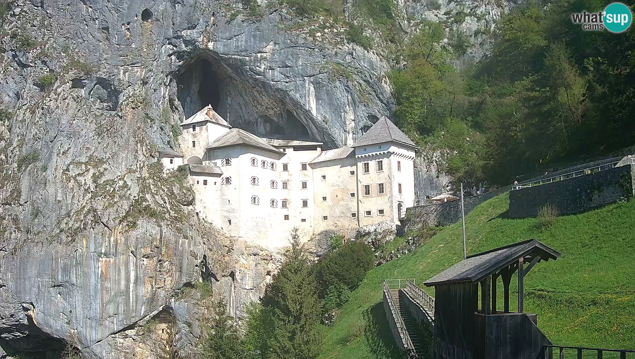 Spletna kamera Predjamski grad – Grad Predjama – Postojna