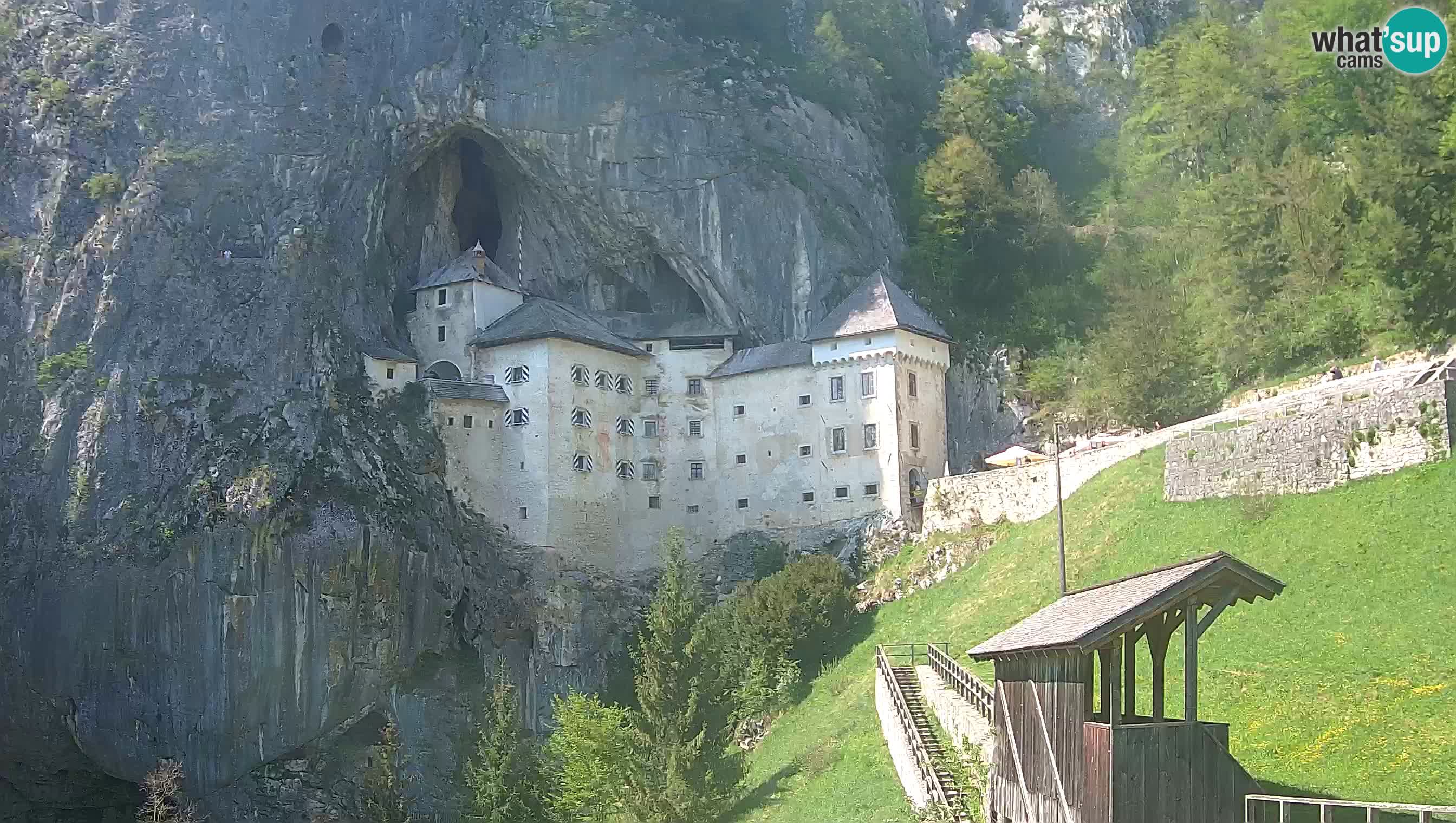 Live Webcam Höhlenburg Predjama – Postojna – Slowenien