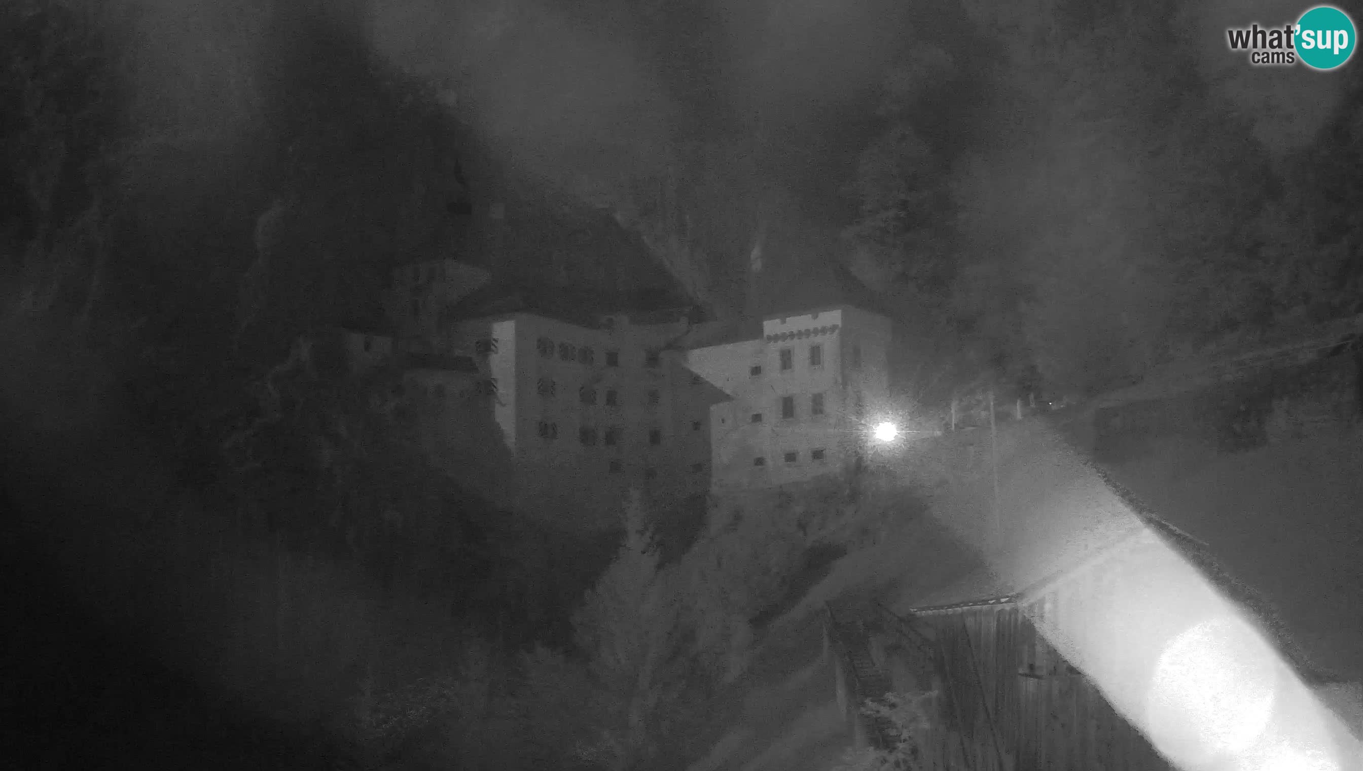 Live Webcam Grad Predjama – Château de Predjama – Postojna – Slovénie