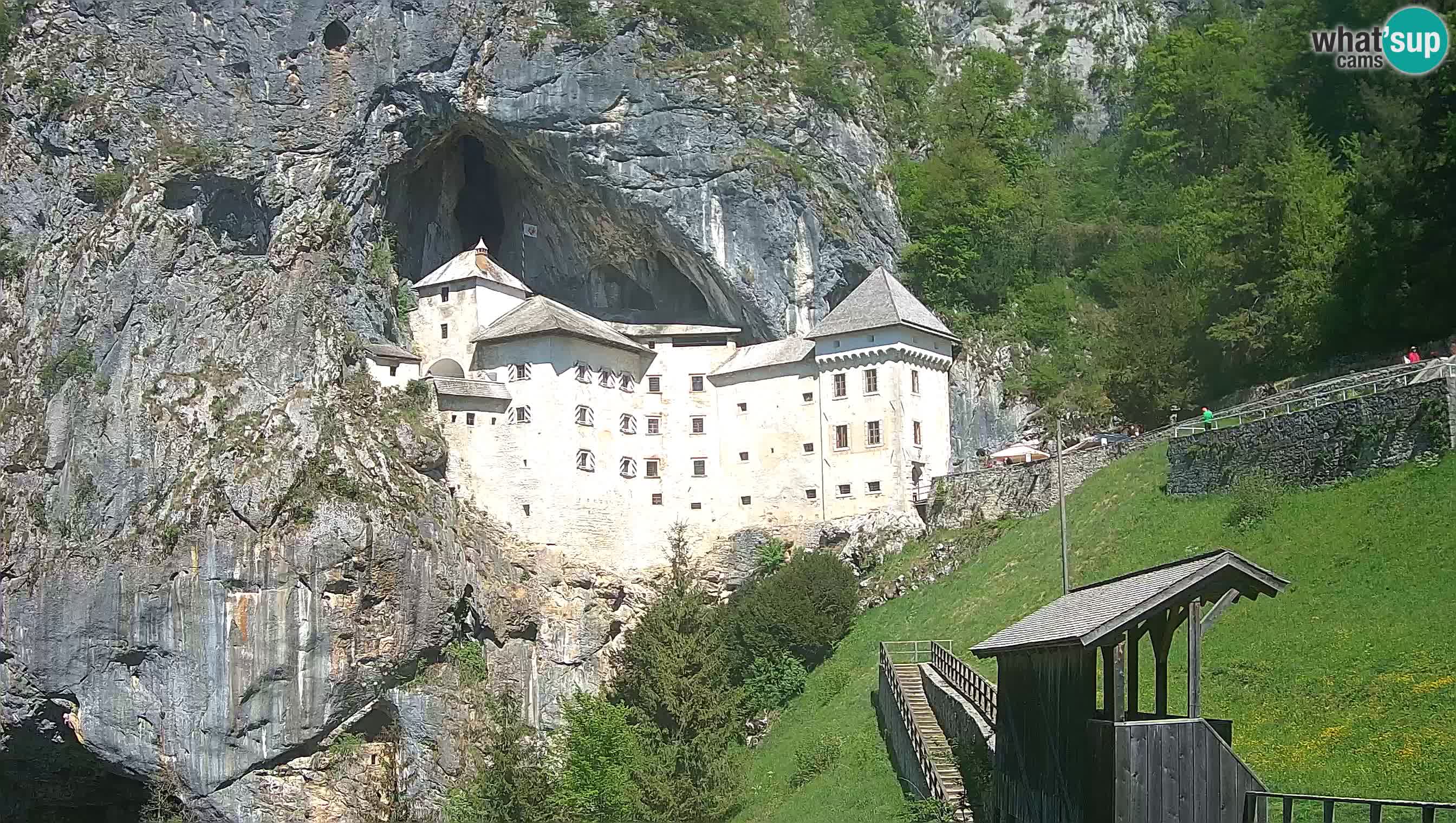 Spletna kamera Predjamski grad – Grad Predjama – Postojna