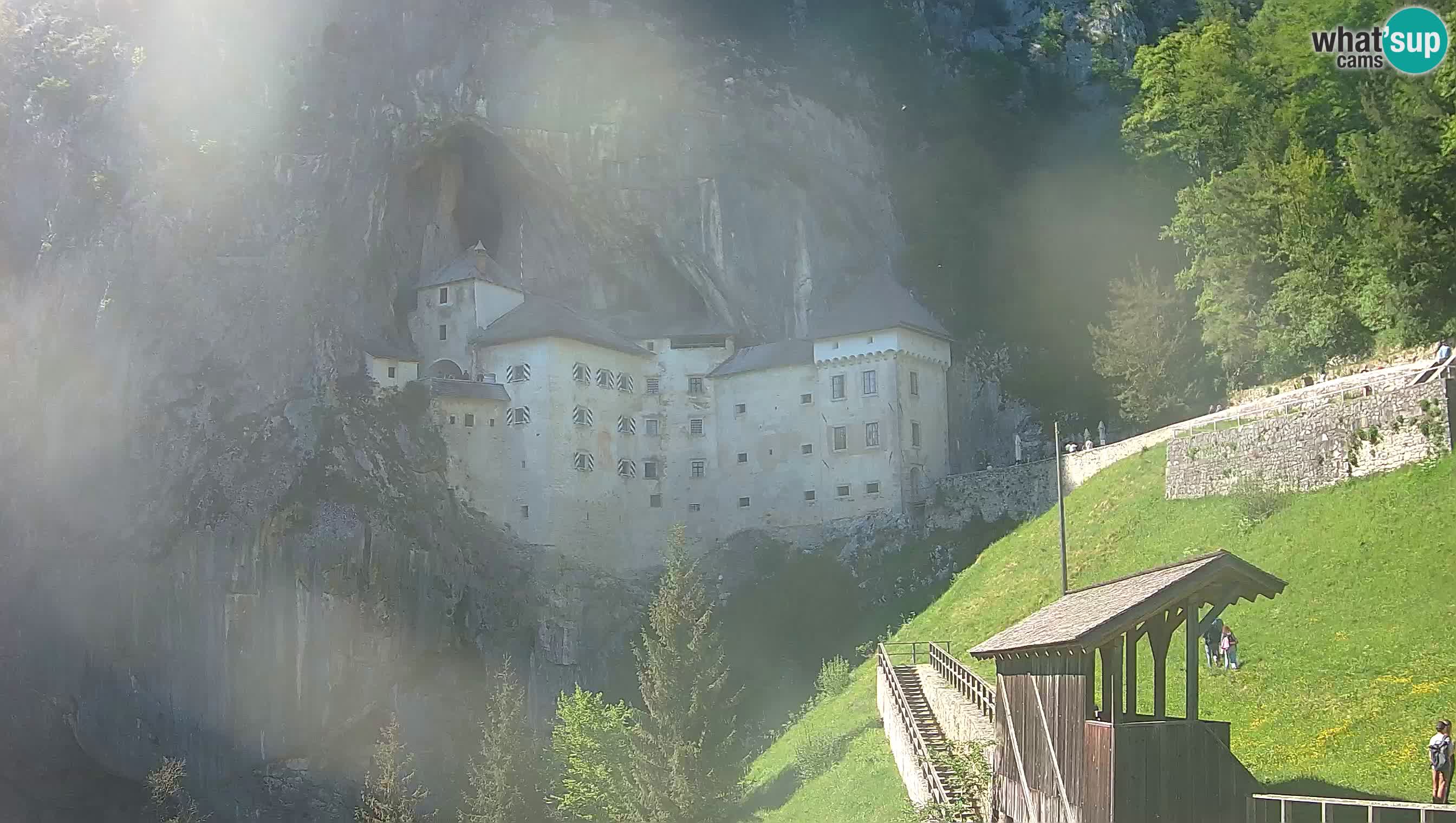 Live Webcam Höhlenburg Predjama – Postojna – Slowenien